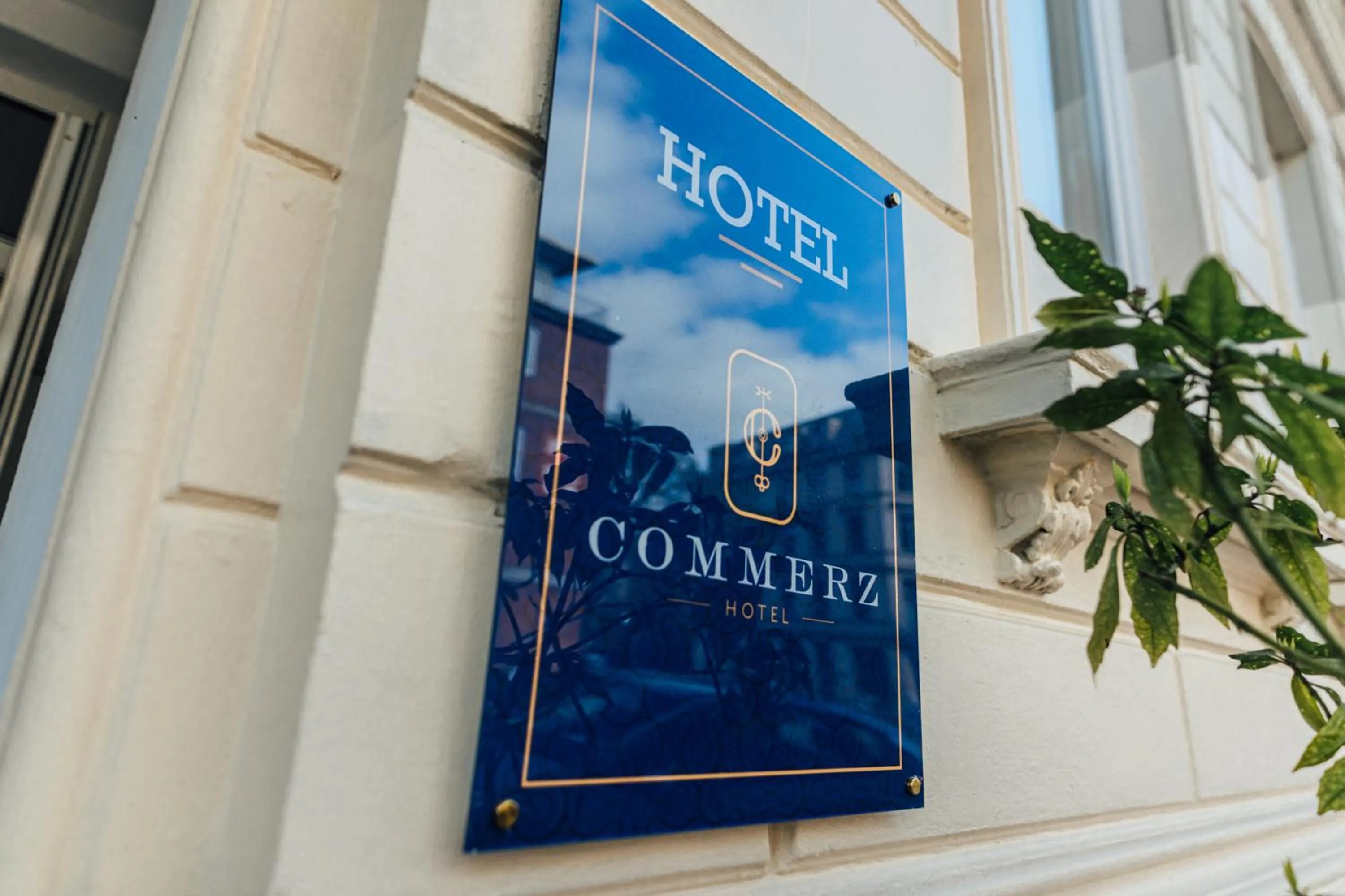 Property logo or sign in Hotel Commerz Hamburg