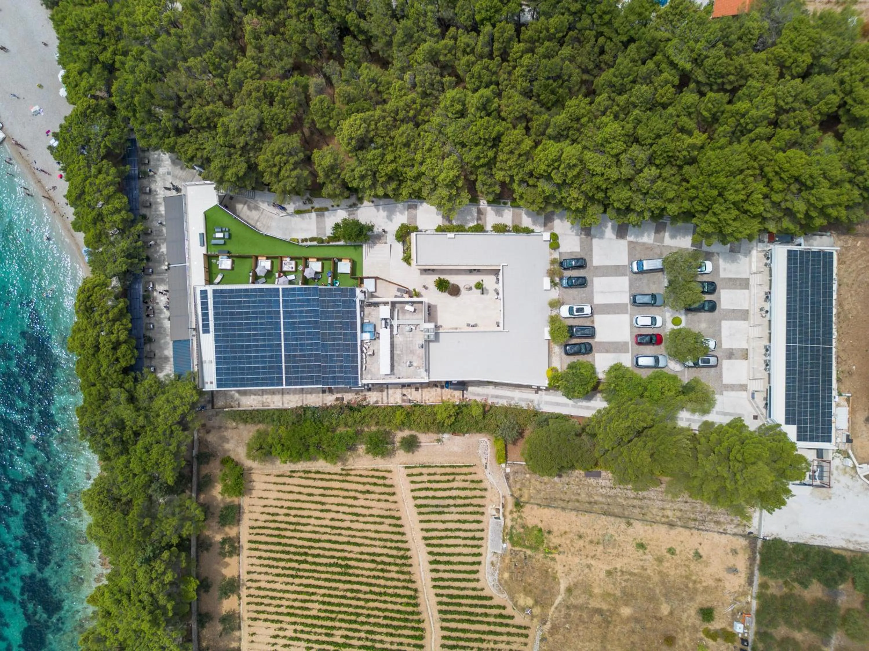 Property building in Zlatni Rat Beach Resort