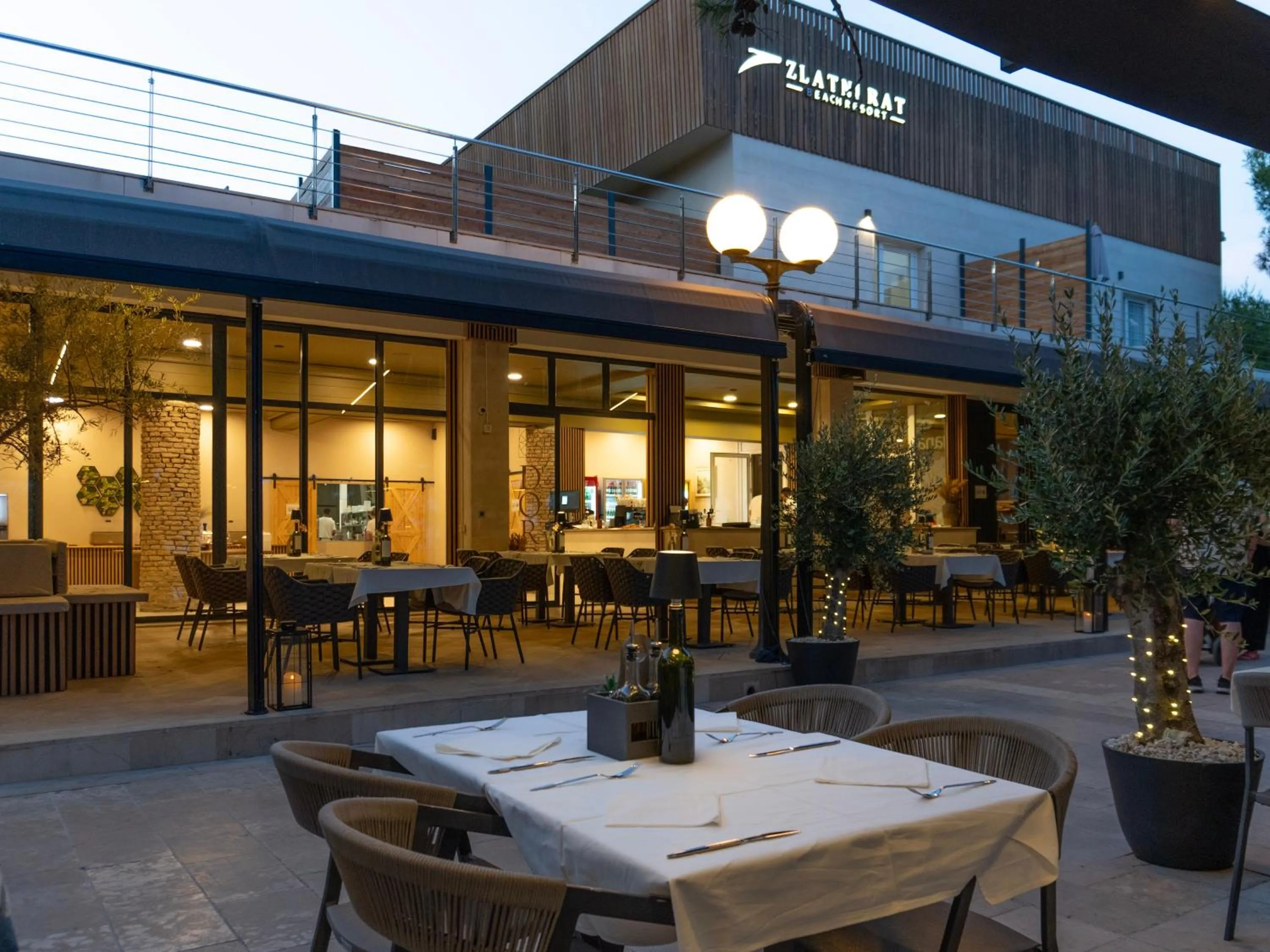 Property building in Zlatni Rat Beach Resort