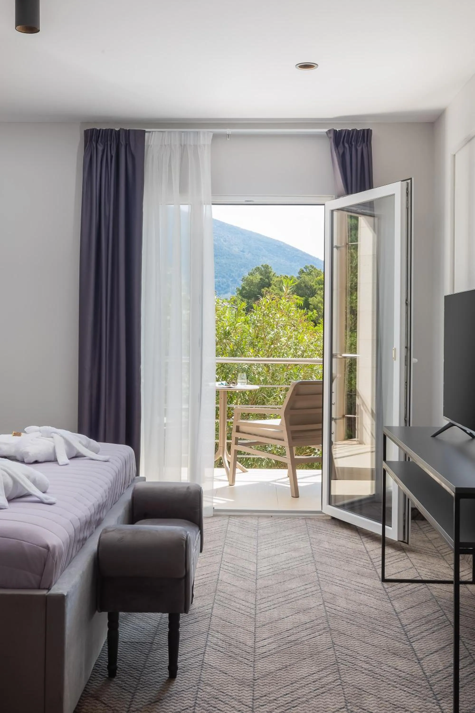 Balcony/Terrace, Bed in Zlatni Rat Beach Resort