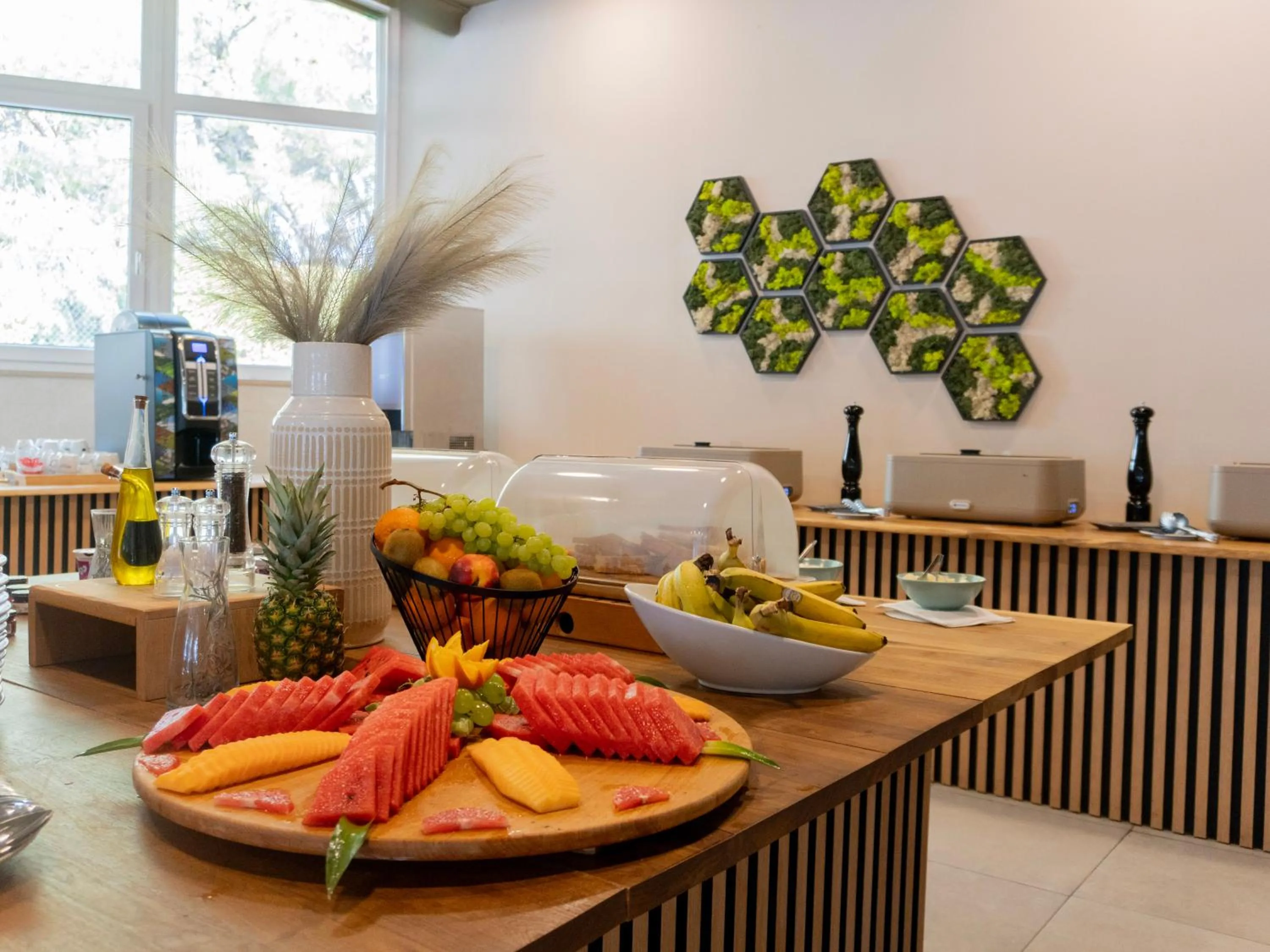 Buffet breakfast in Zlatni Rat Beach Resort