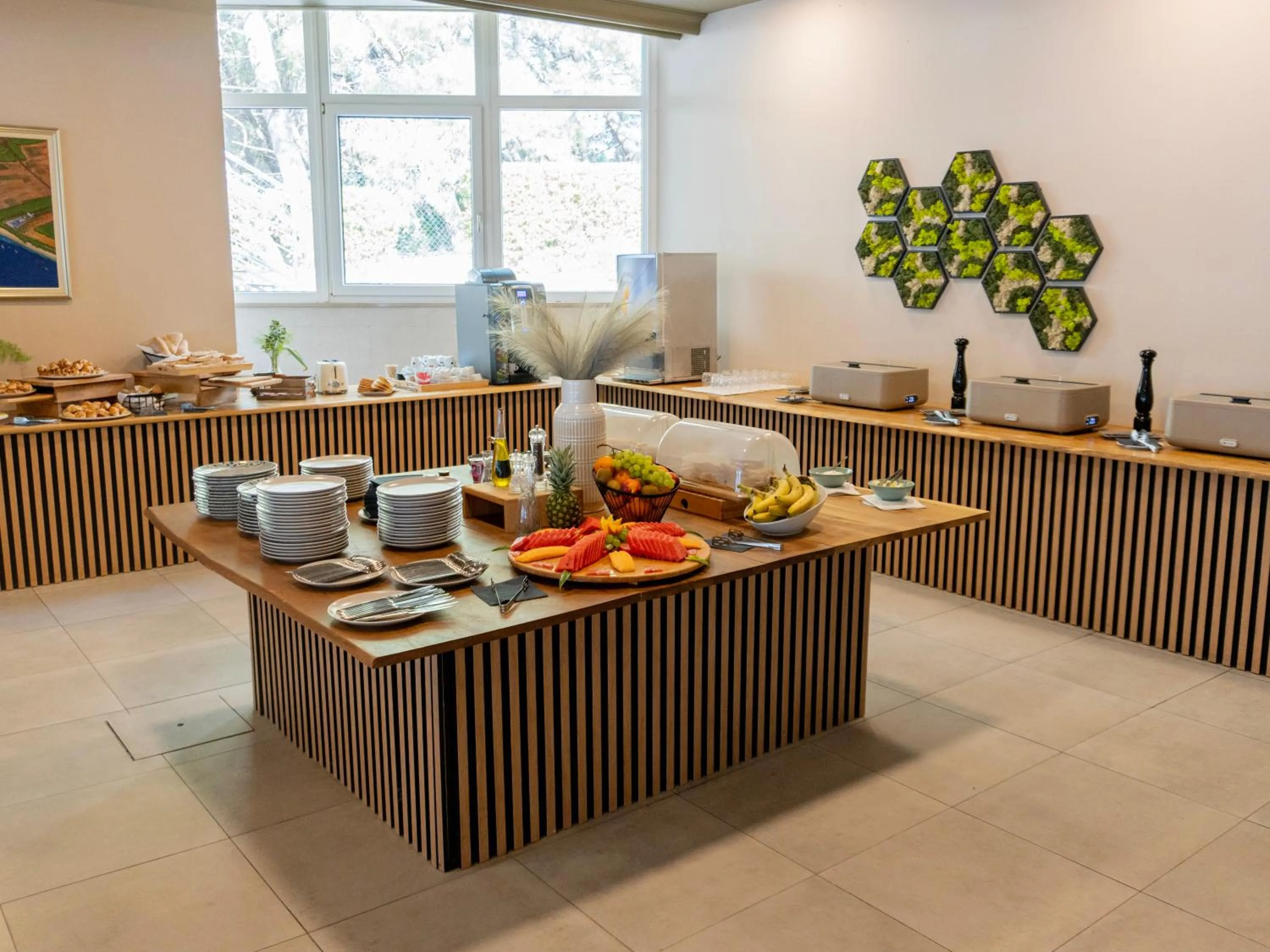 Buffet breakfast in Zlatni Rat Beach Resort