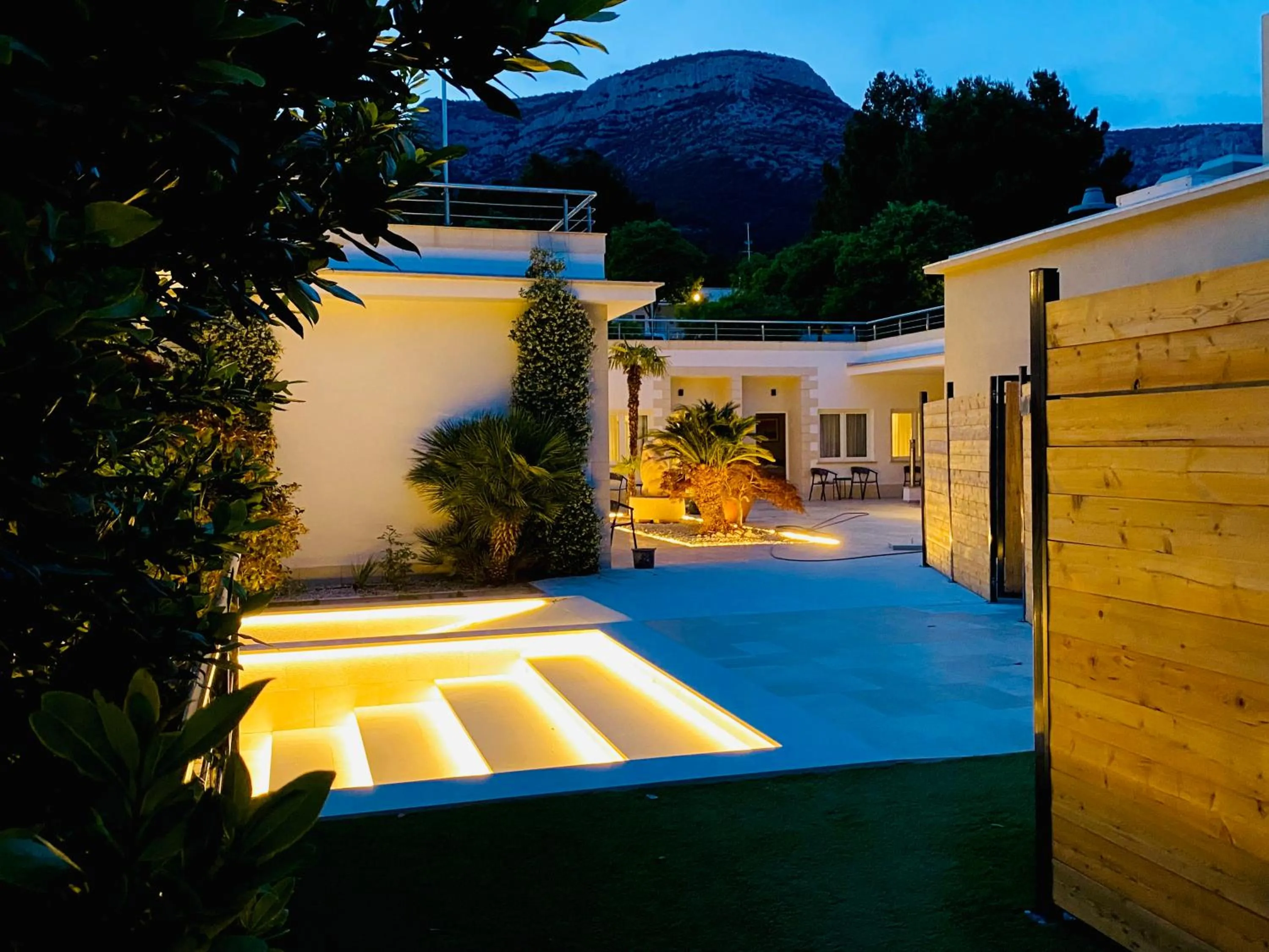Garden in Zlatni Rat Beach Resort