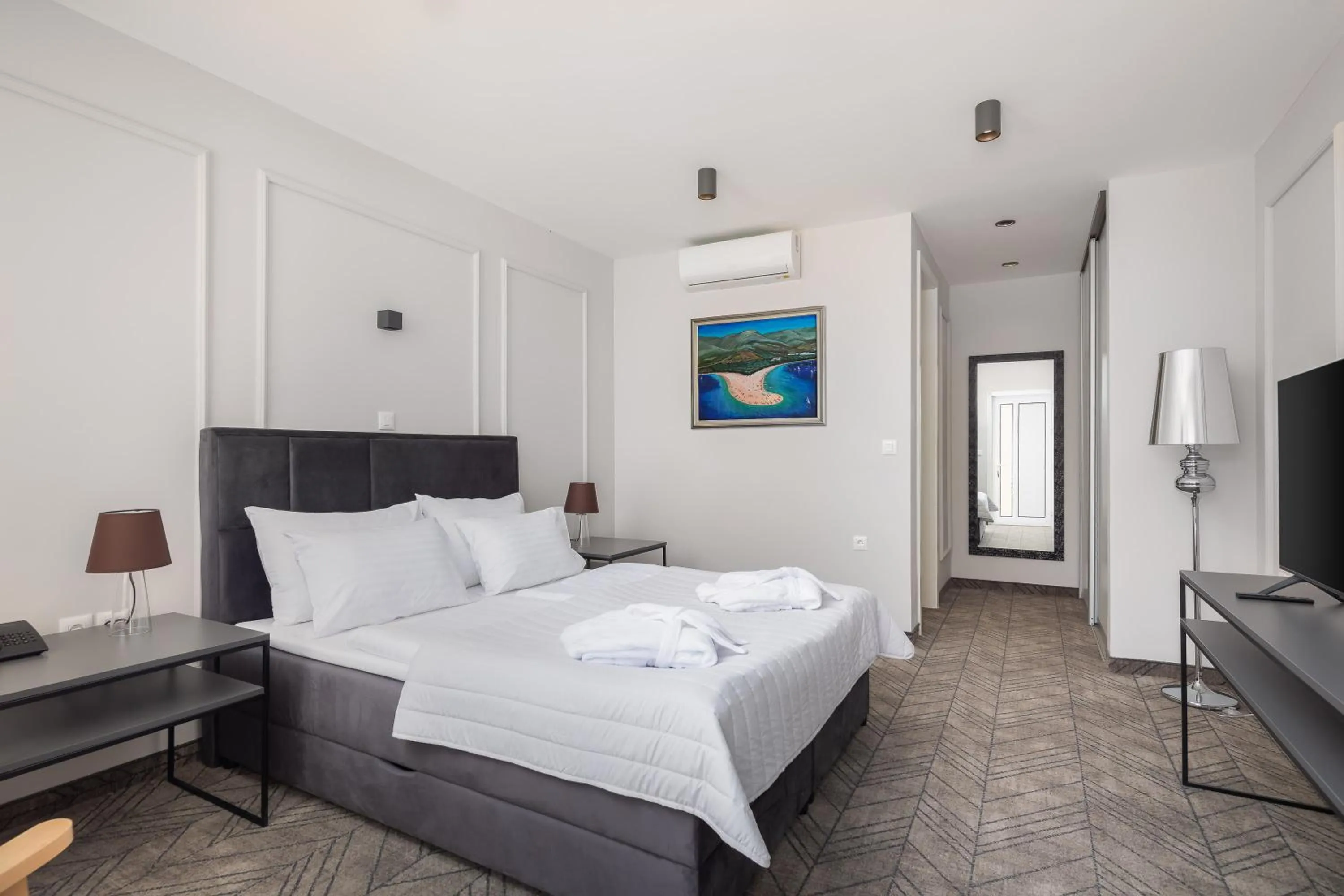 Photo of the whole room, Bed in Zlatni Rat Beach Resort