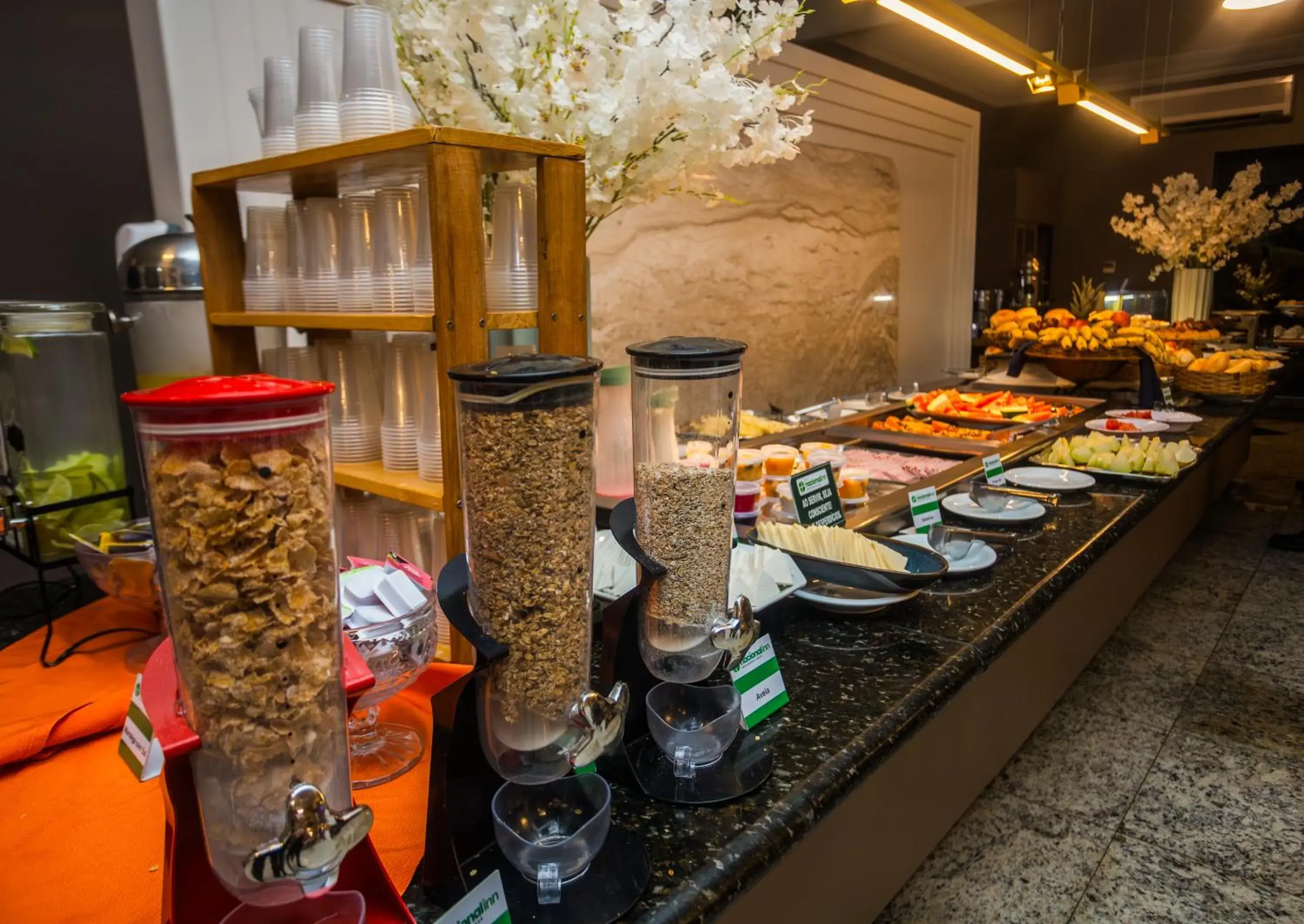 Breakfast in Hotel Nacional Inn Araxá Previdência Breakfast in Hotel Nacional Inn Araxá Previdência