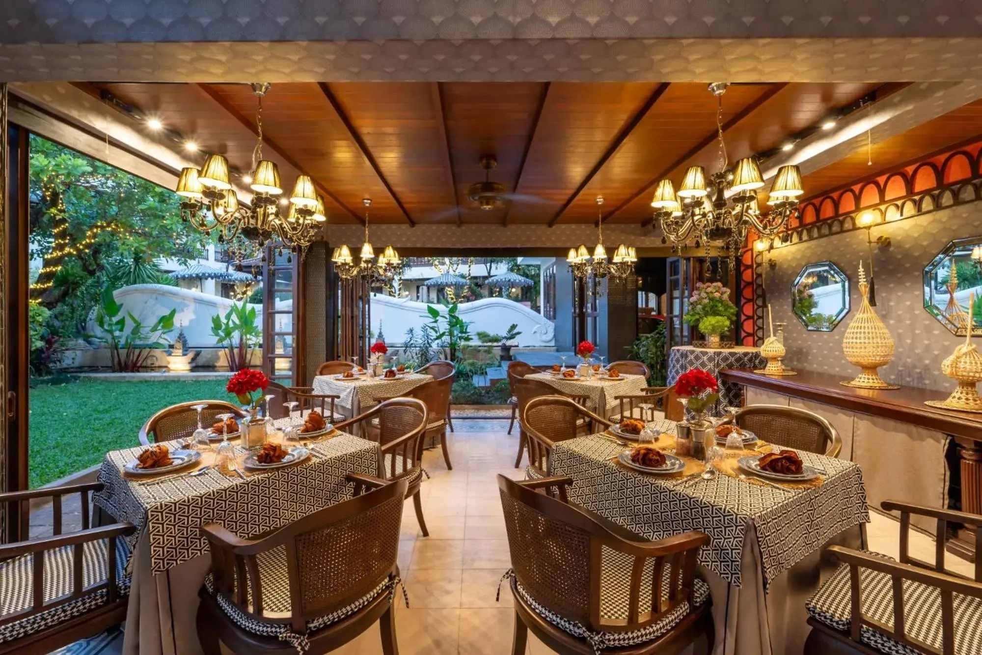 Restaurant/places to eat in Puripunn Hideaway Restaurant/places to eat in Puripunn Hideaway