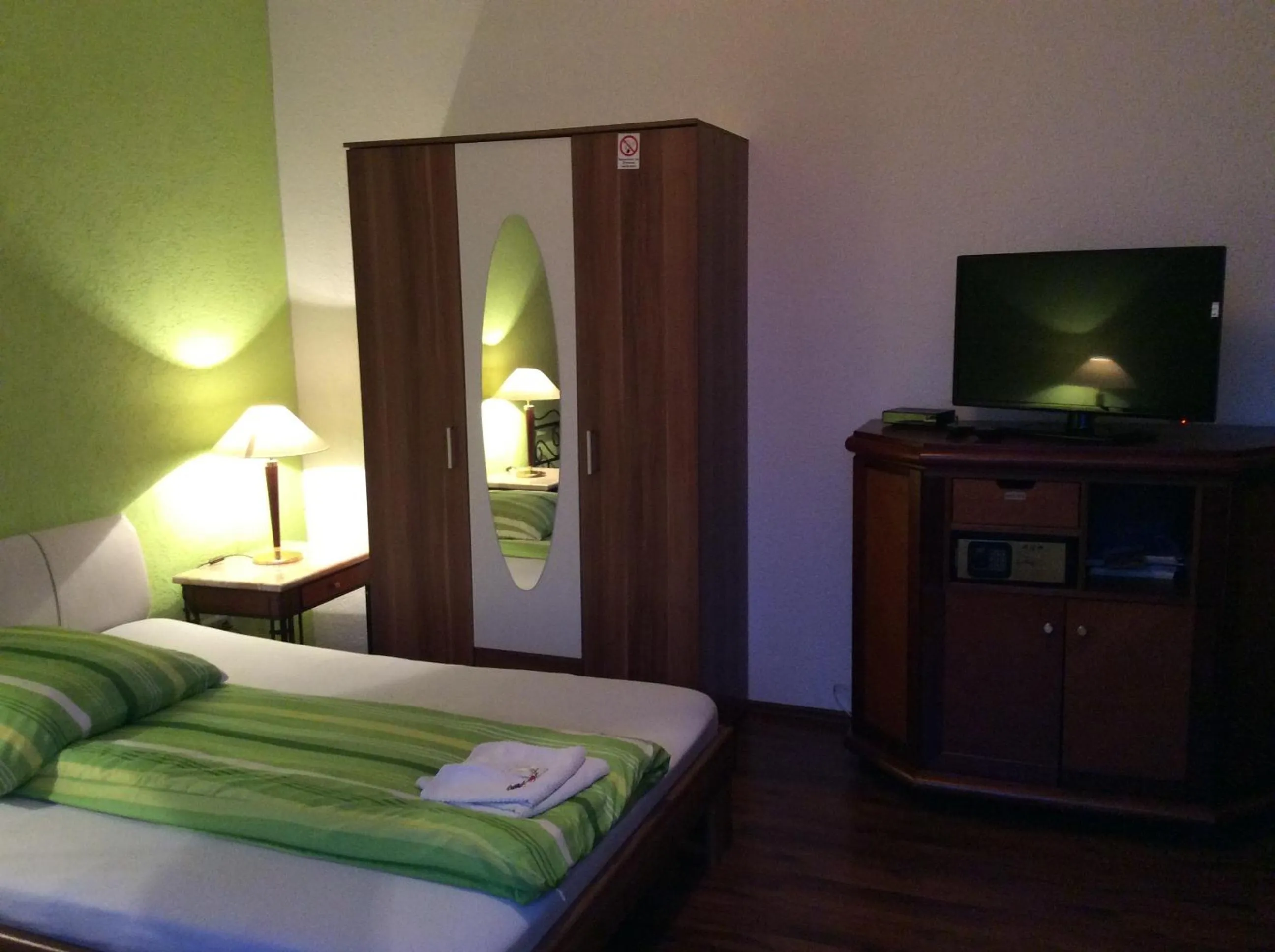 Bedroom, Bed in Hotel Feiertag