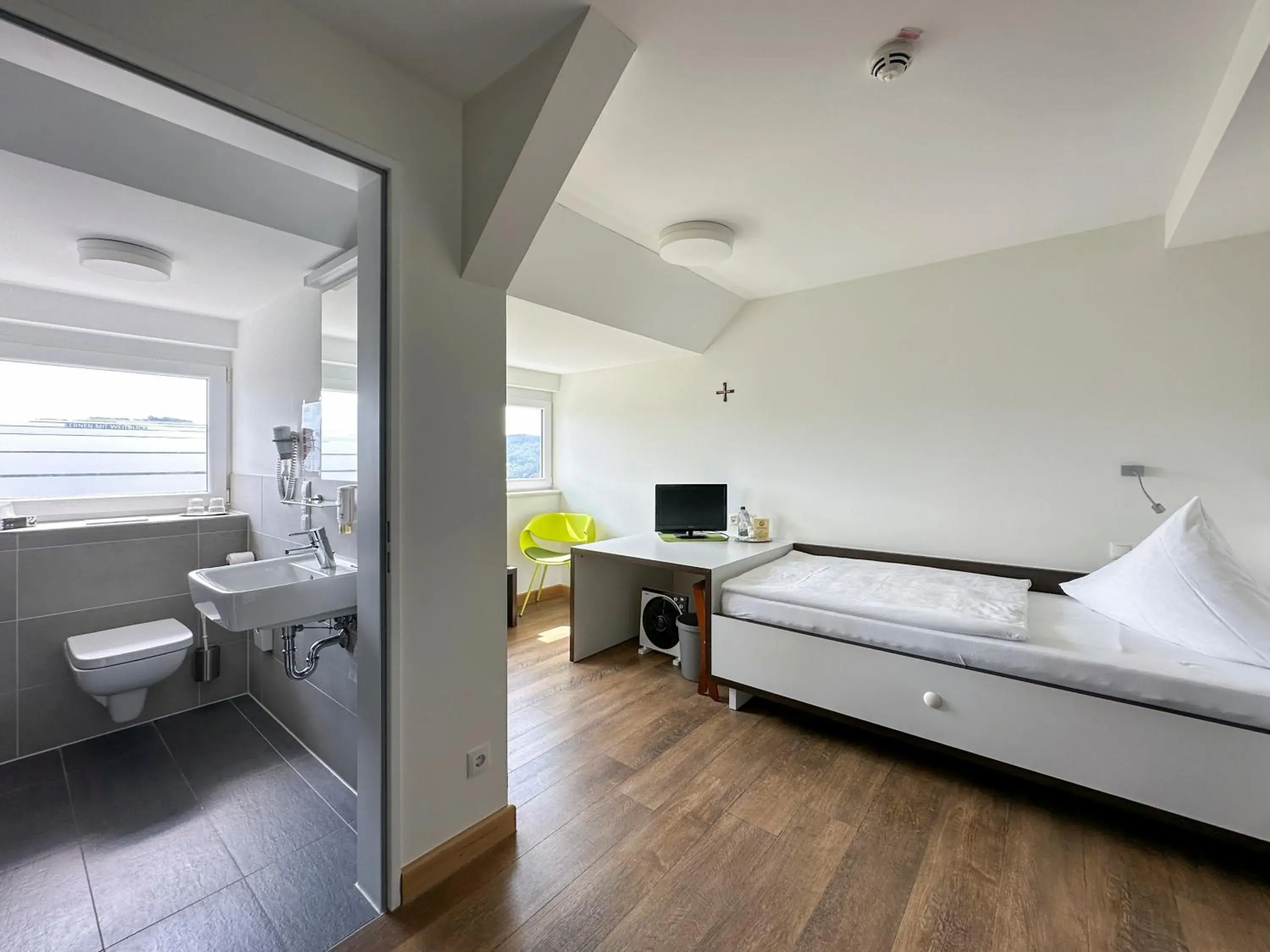 Twin Room - single occupancy - Disability Access in Rosa Flesch Hotel und Tagungszentrum Twin Room - single occupancy - Disability Access in Rosa Flesch Hotel und Tagungszentrum