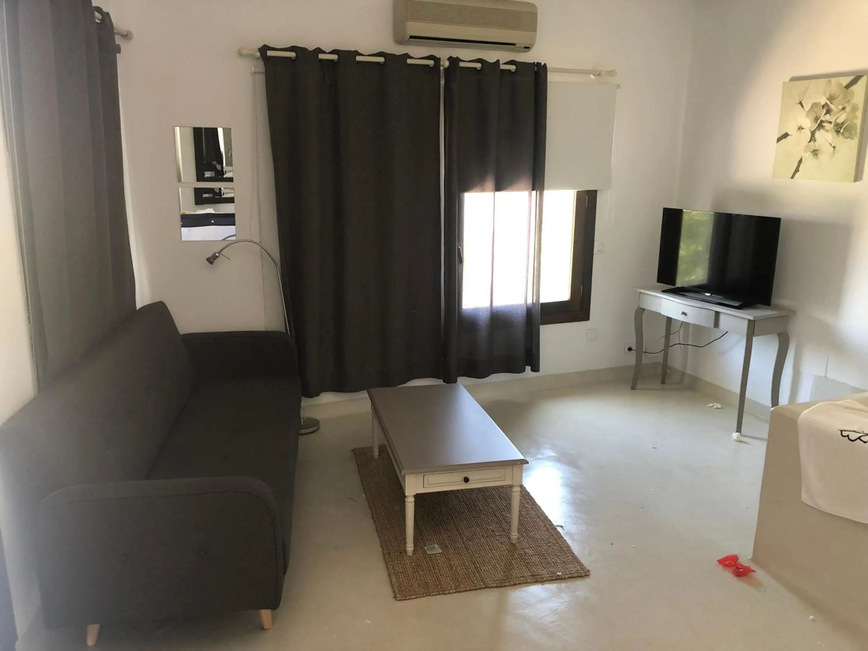 Decorative detail in La Almendra y El Gitano