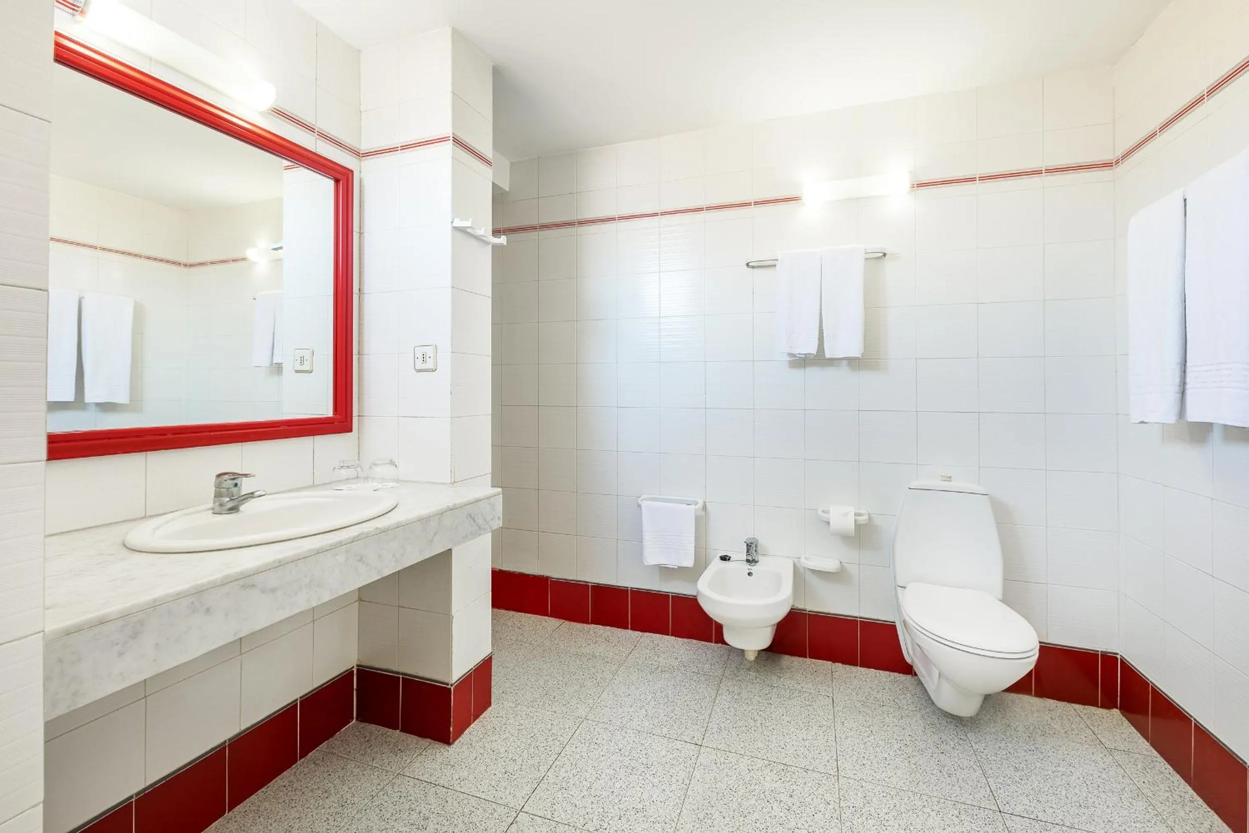 Bathroom in Apartamentos LIVVO Koala Garden