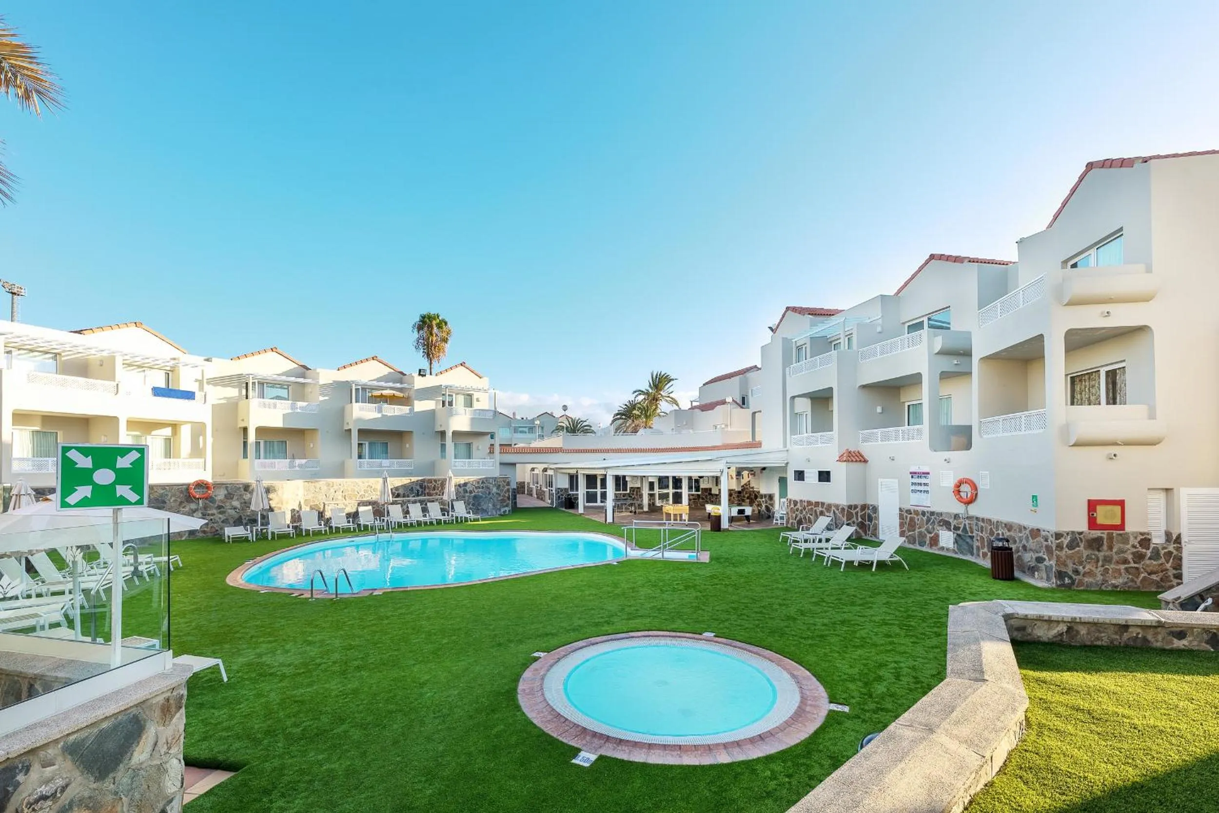 Swimming pool in Apartamentos LIVVO Koala Garden