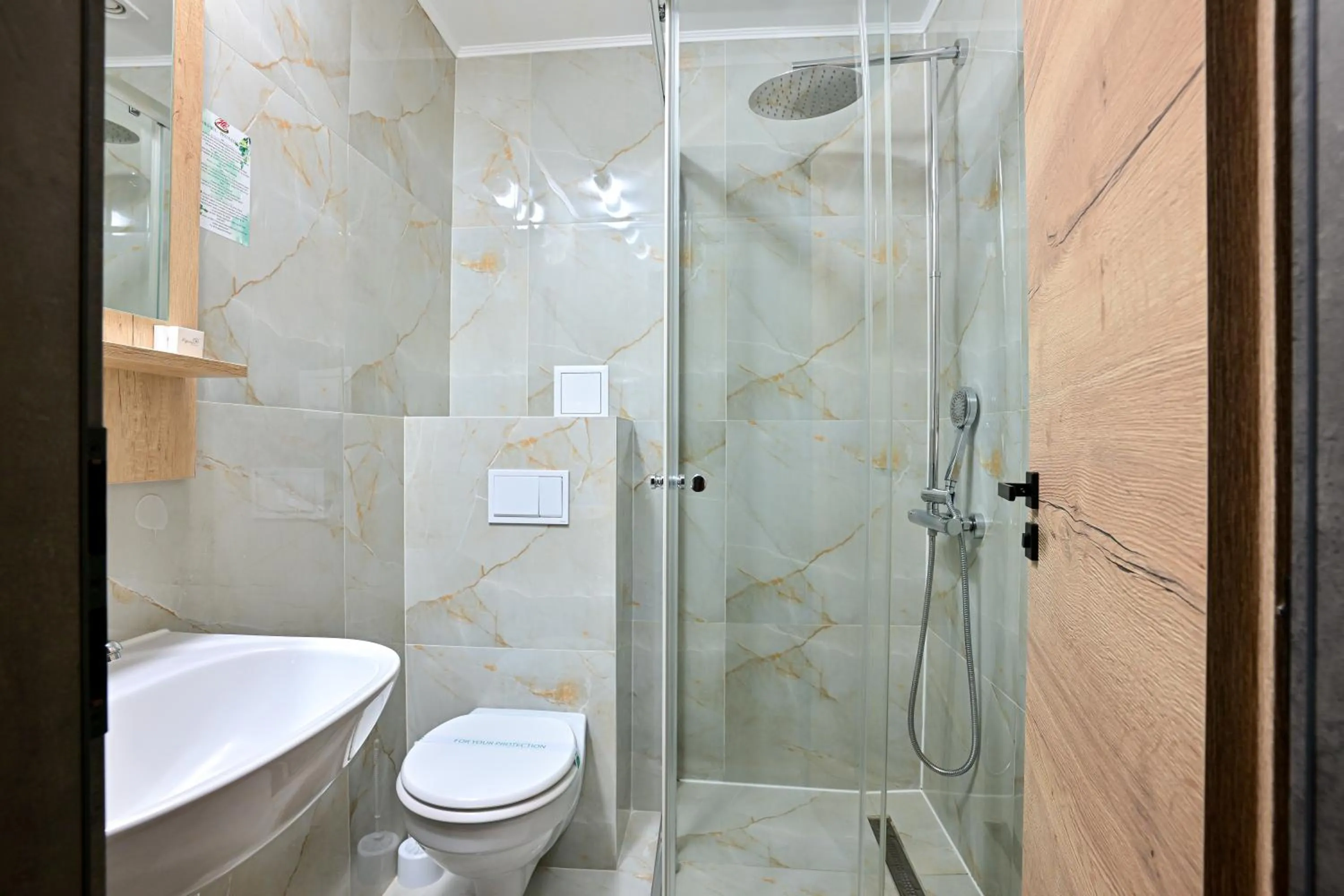 Shower in Hotel Class Hermannstadt