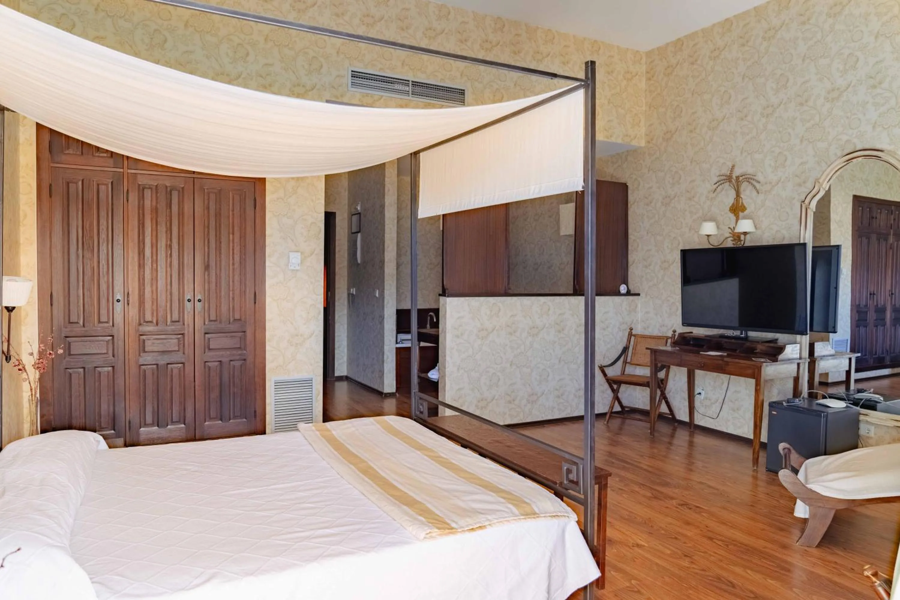 Bedroom, Bed in Posada Real Restaurante El Linar Del Zaire