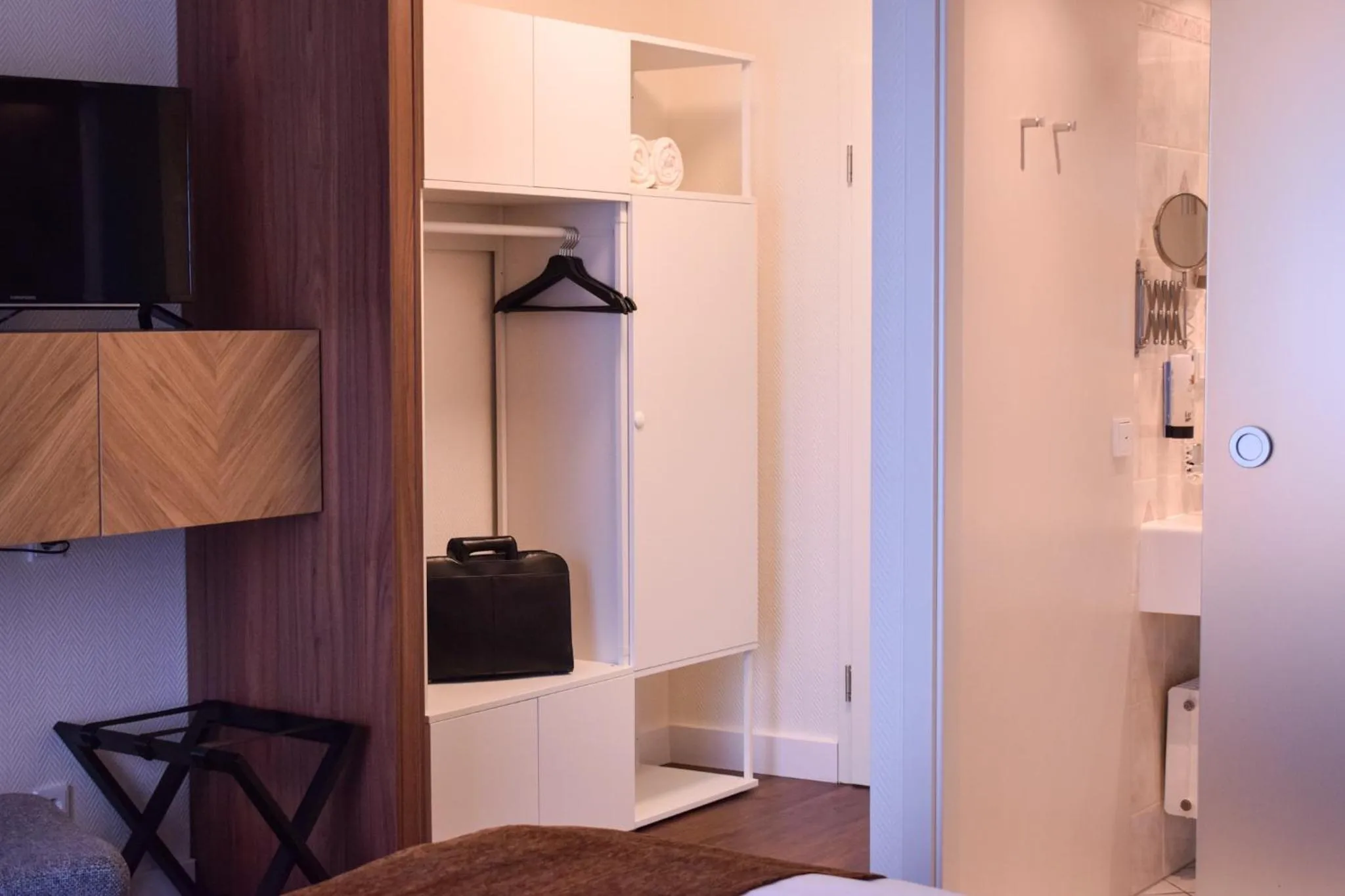 wardrobe in Landhotel Rügheim