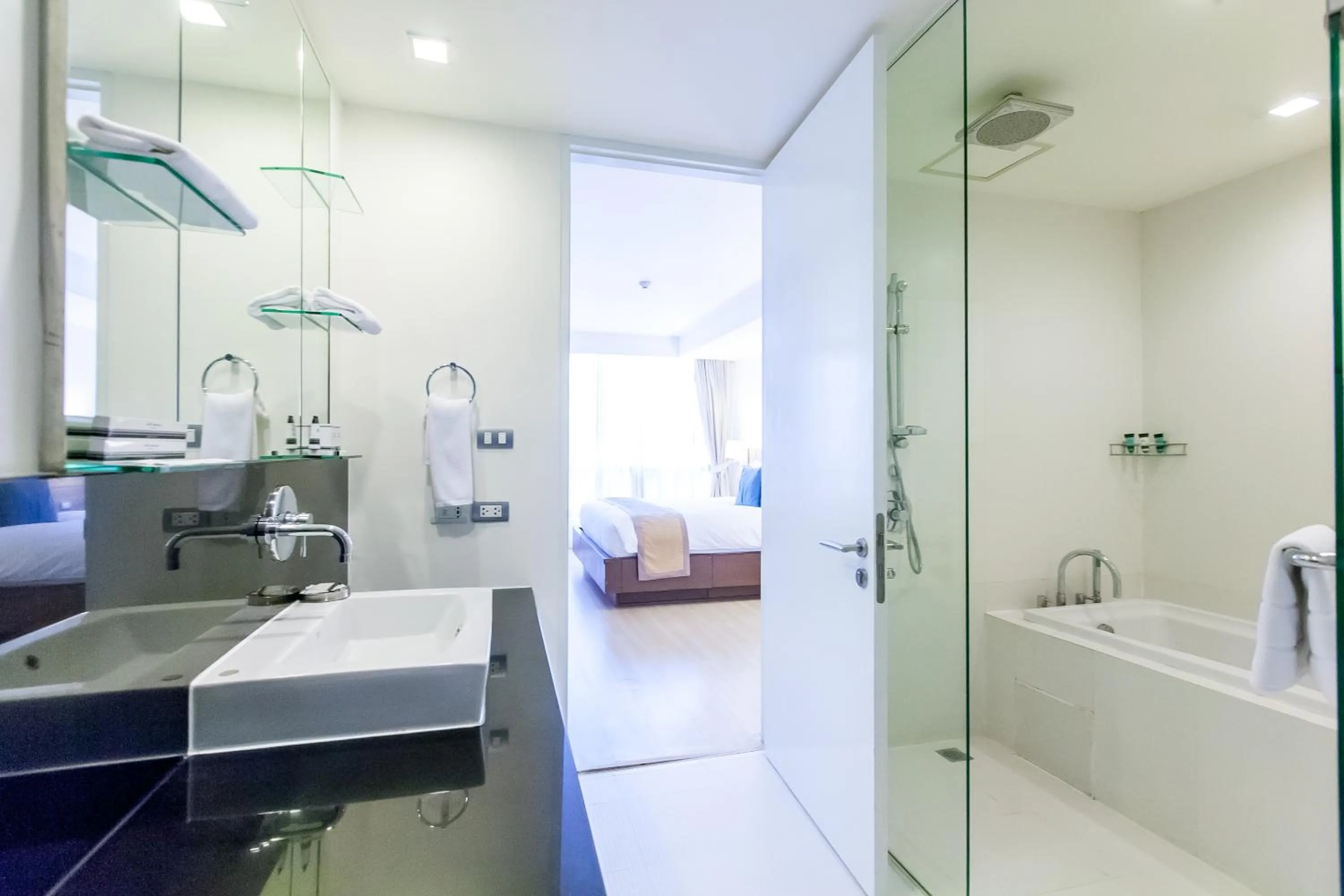 Bathroom in Oakwood Residence Sukhumvit 24 Bangkok