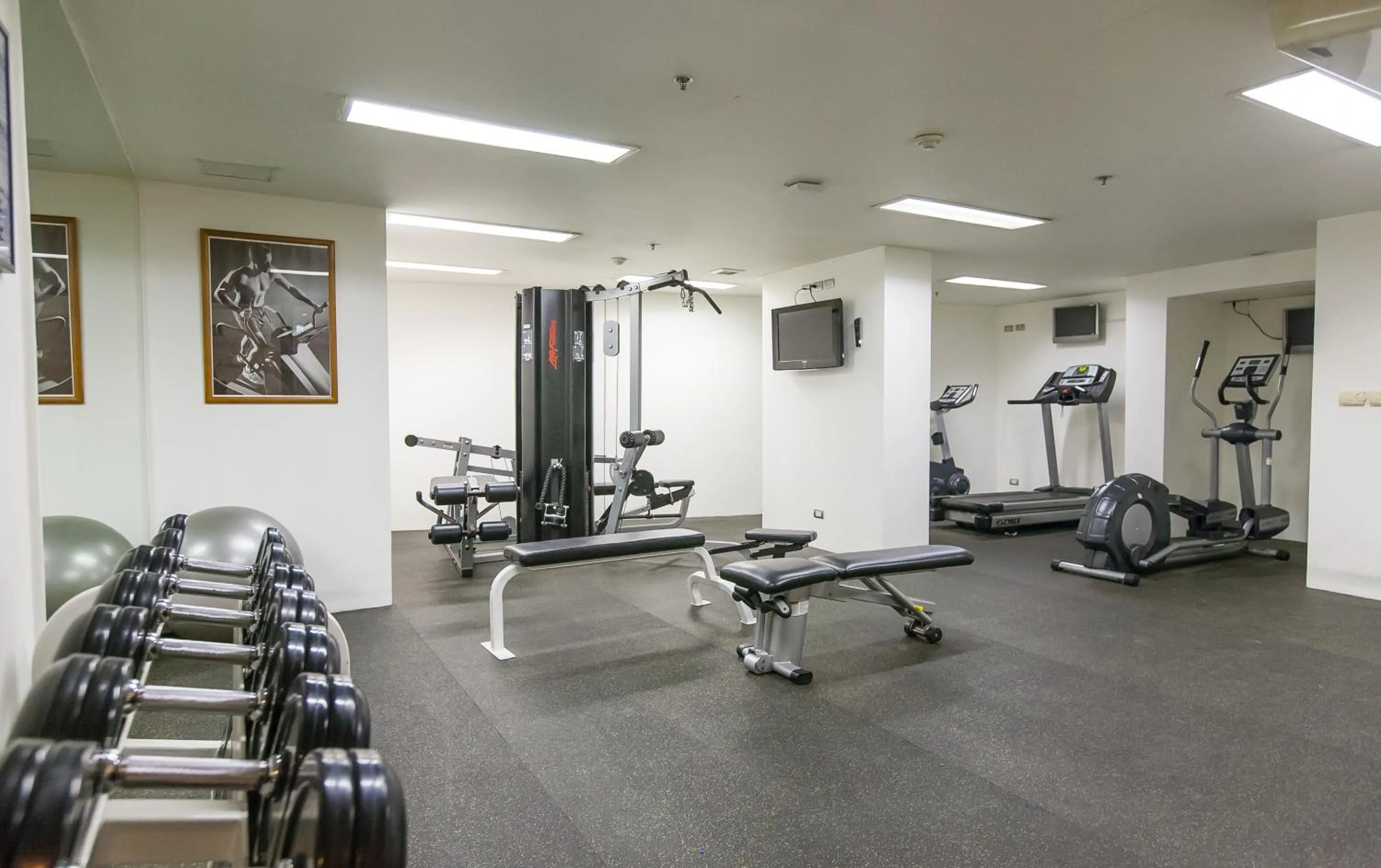 Fitness centre/facilities in Oakwood Residence Sukhumvit 24 Bangkok
