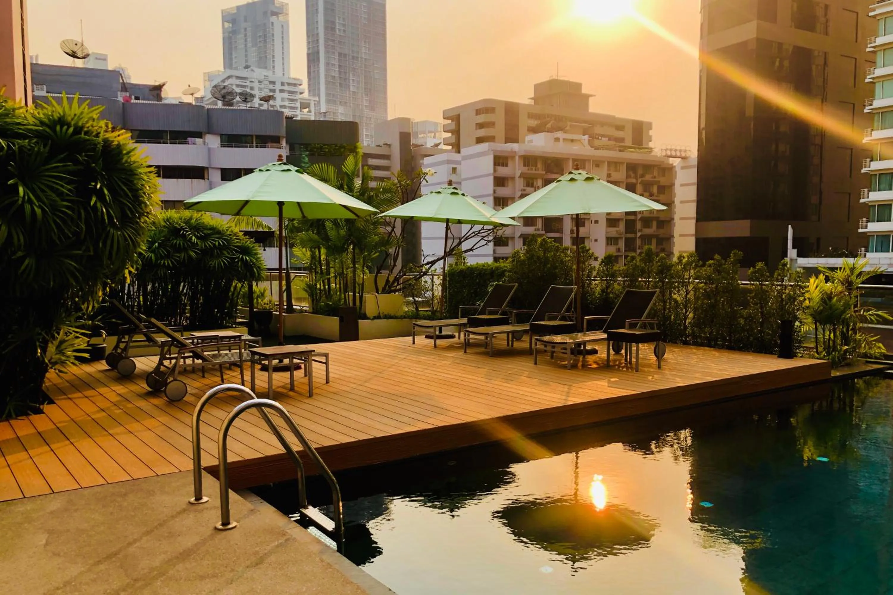 Patio in Oakwood Residence Sukhumvit 24 Bangkok