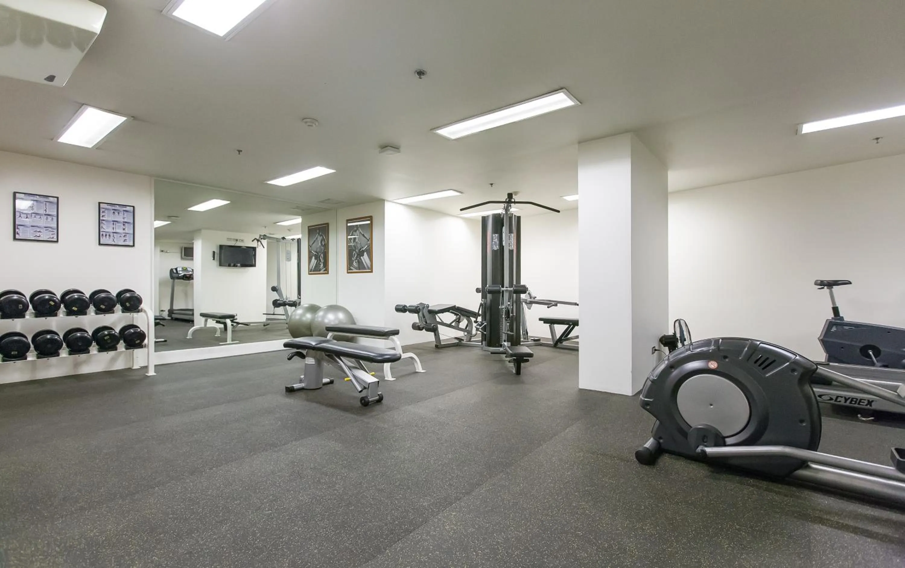 Fitness centre/facilities in Oakwood Residence Sukhumvit 24 Bangkok