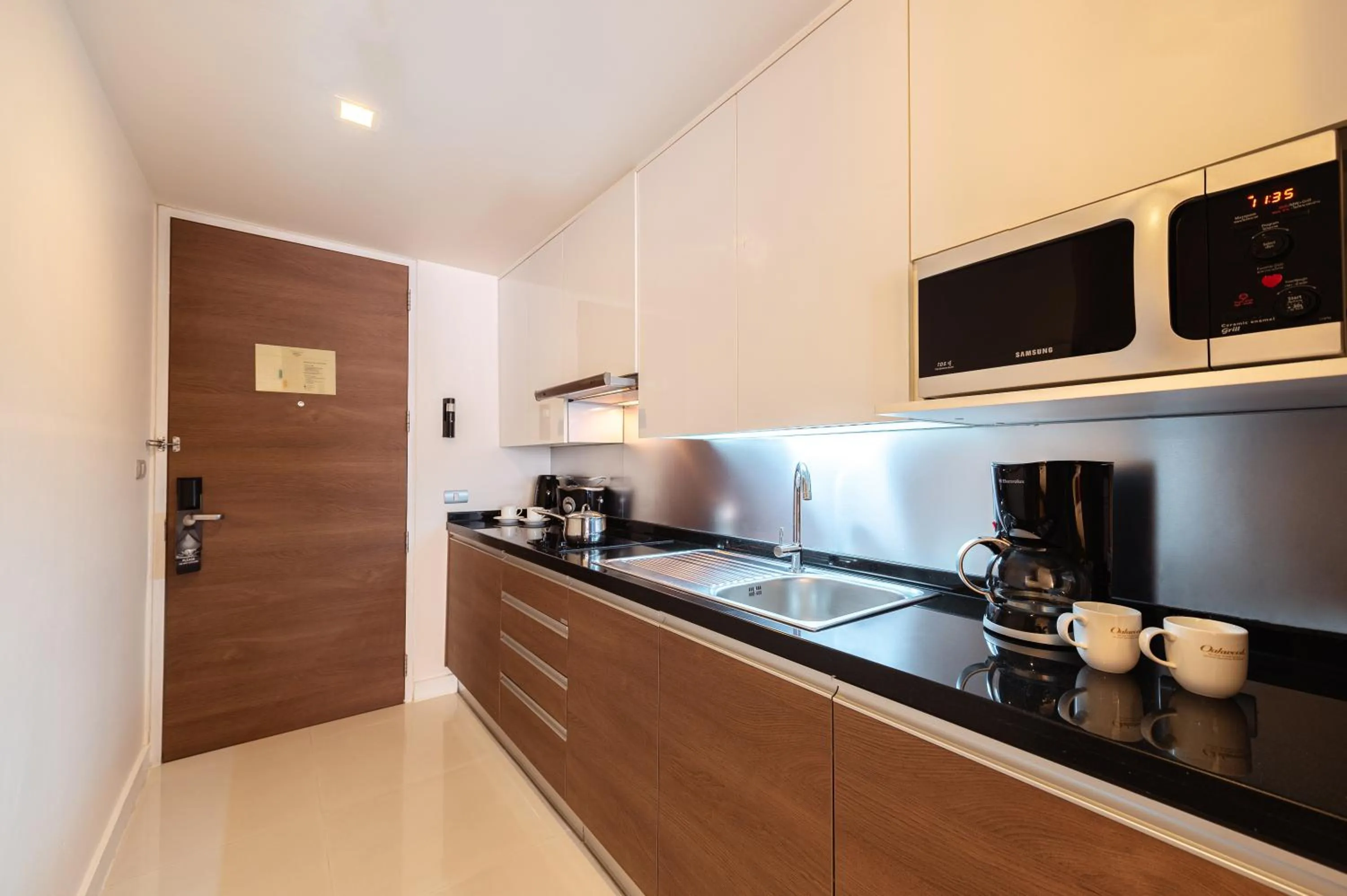 Coffee/tea facilities in Oakwood Residence Sukhumvit 24 Bangkok