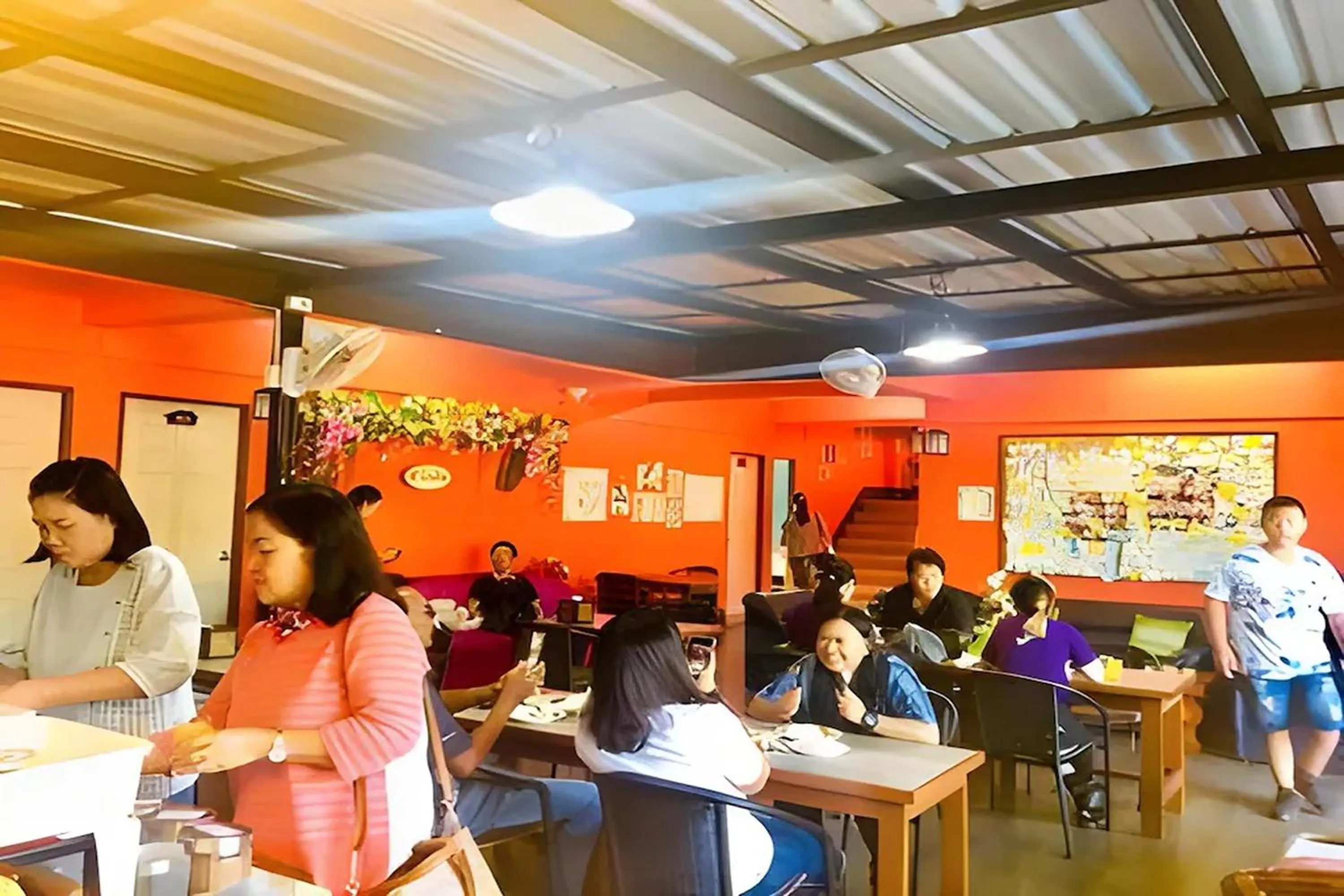 Restaurant/places to eat in Chat House Chiang Rai