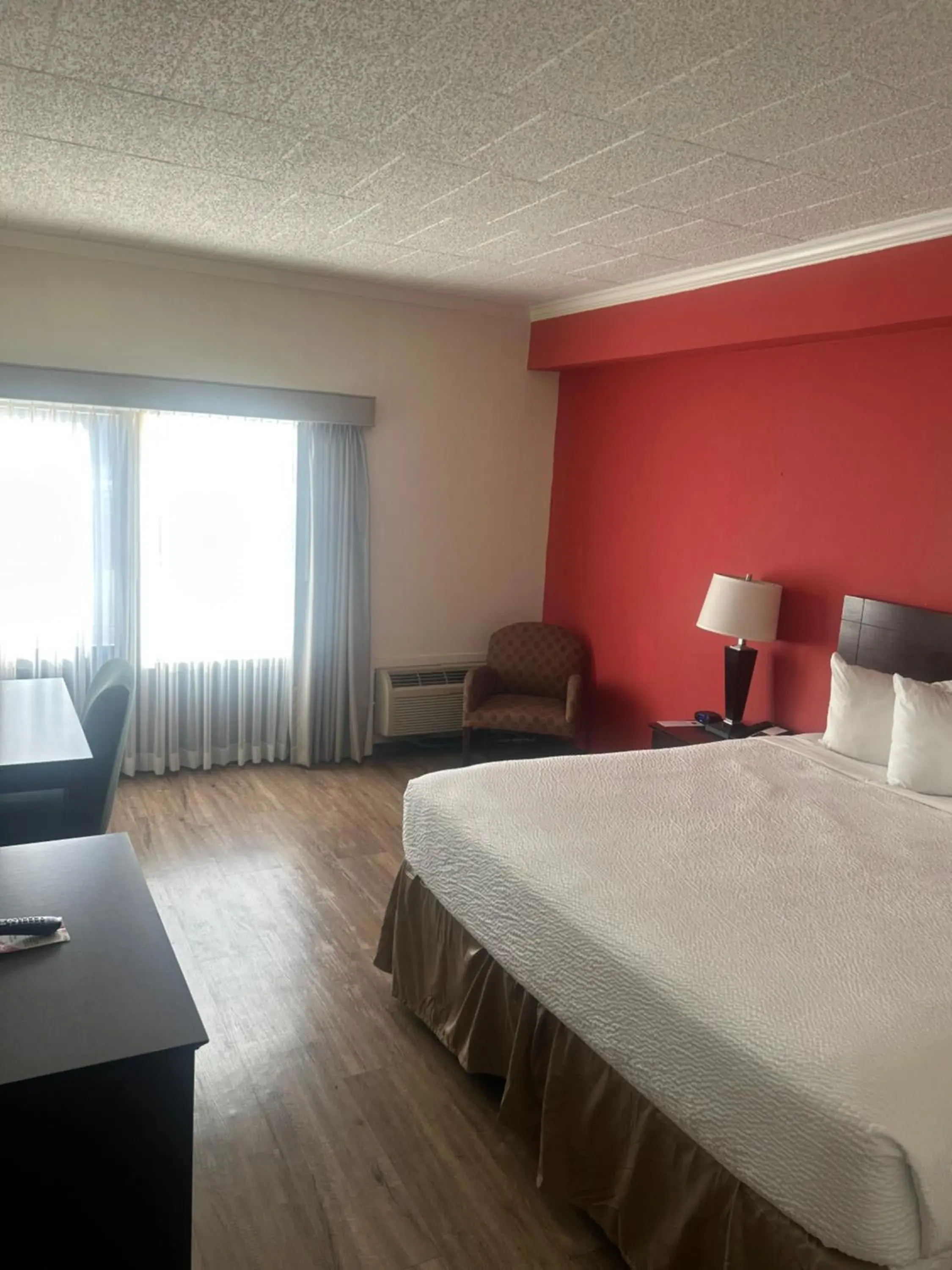 Bed in Ramada by Wyndham Newark/Wilmington Bed in Ramada by Wyndham Newark/Wilmington