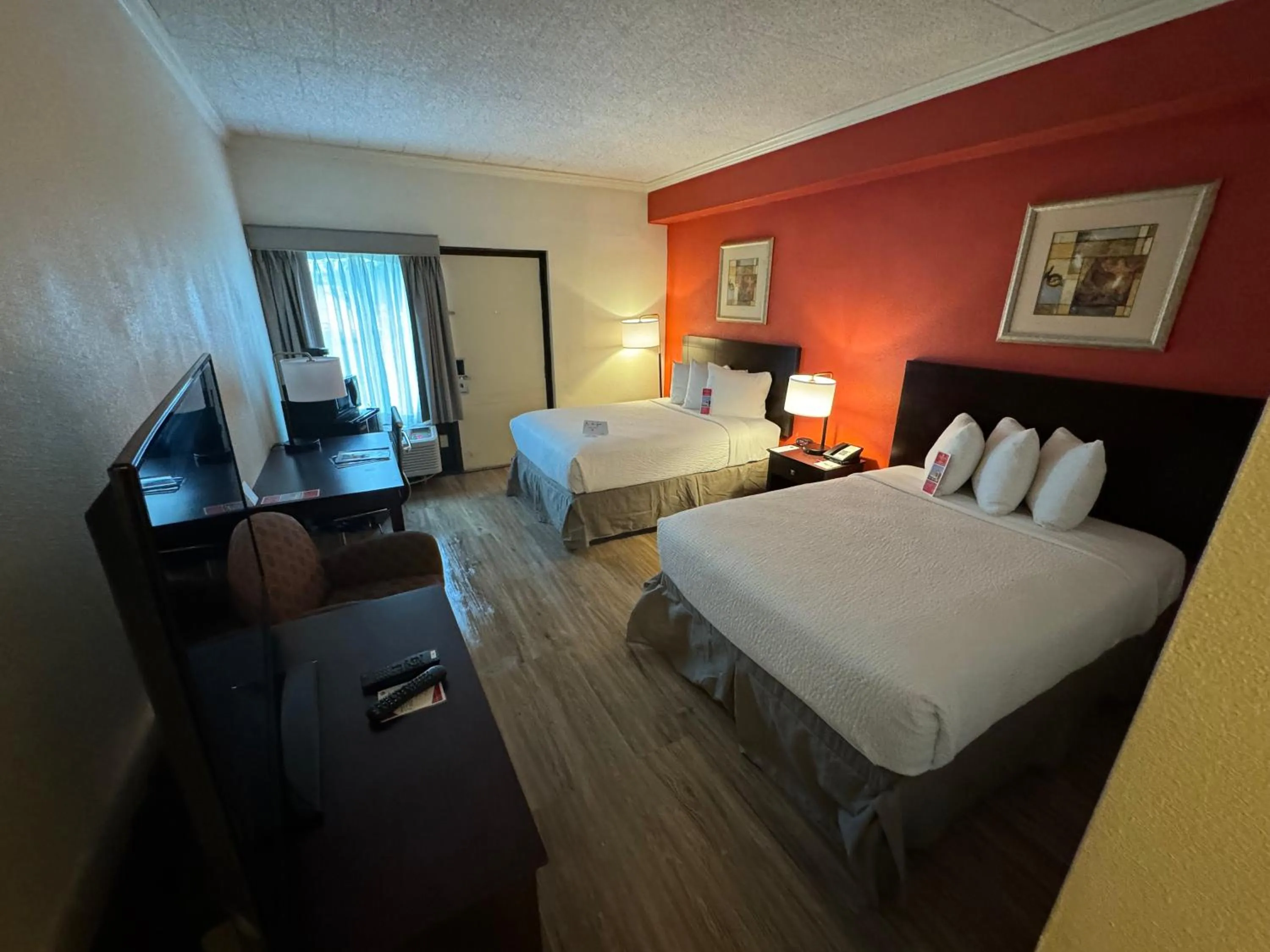 Bed in Ramada by Wyndham Newark/Wilmington
