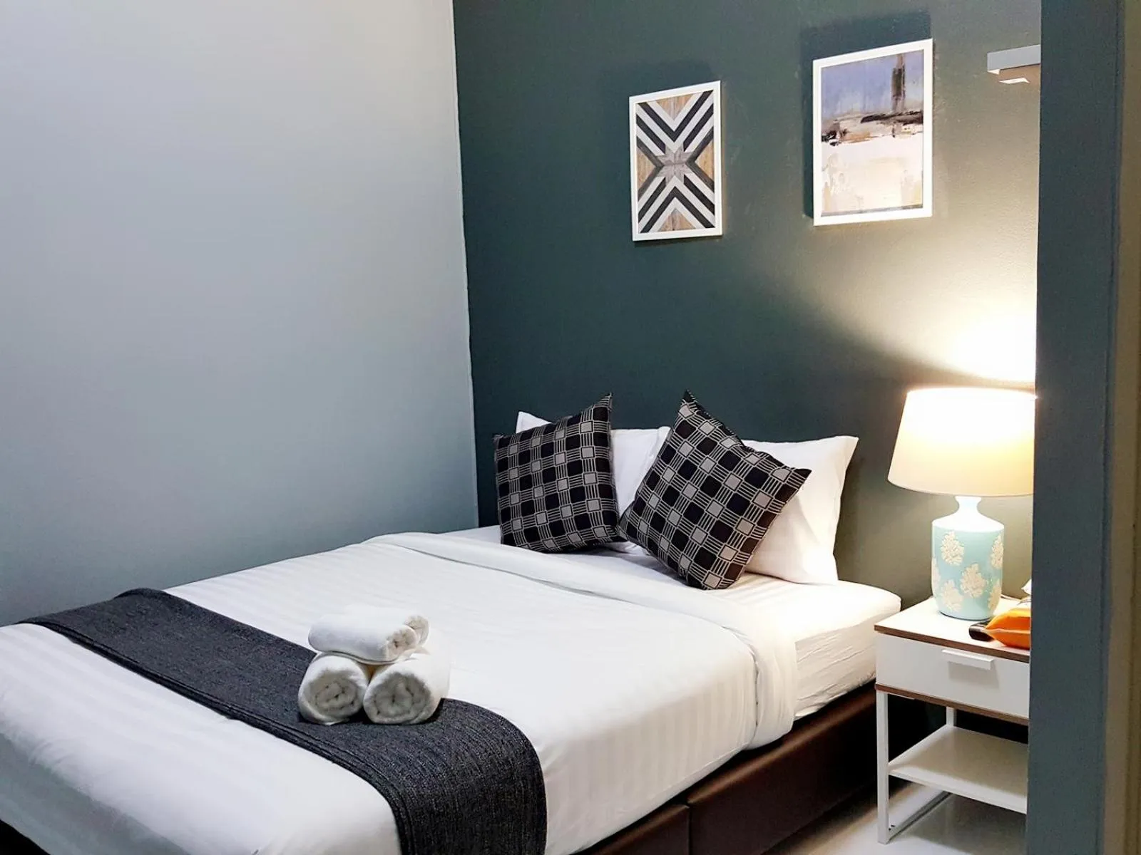 Decorative detail, Bed in Baan Pinklao