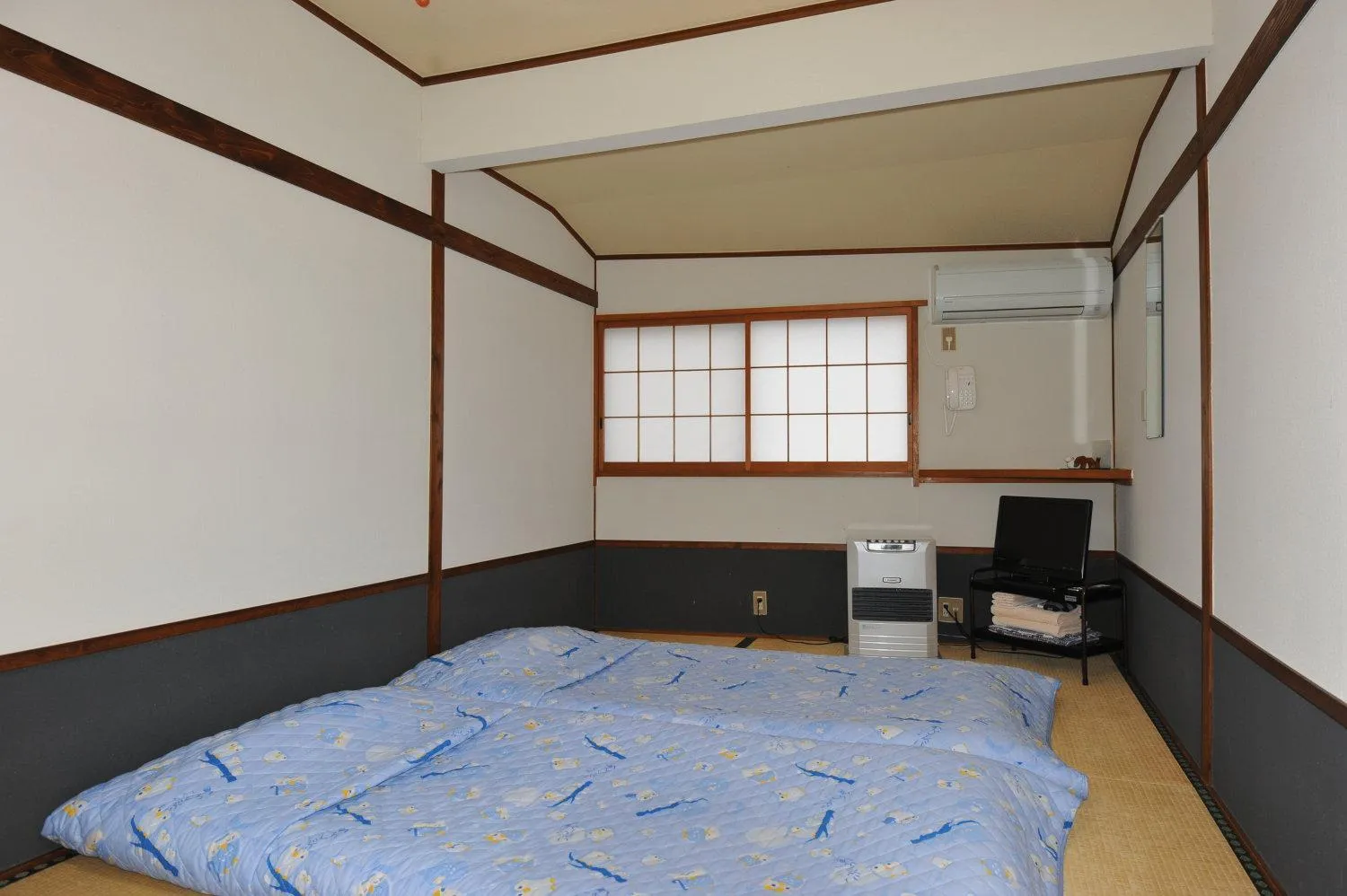 Photo of the whole room, Bed in Turtle Inn Nikko