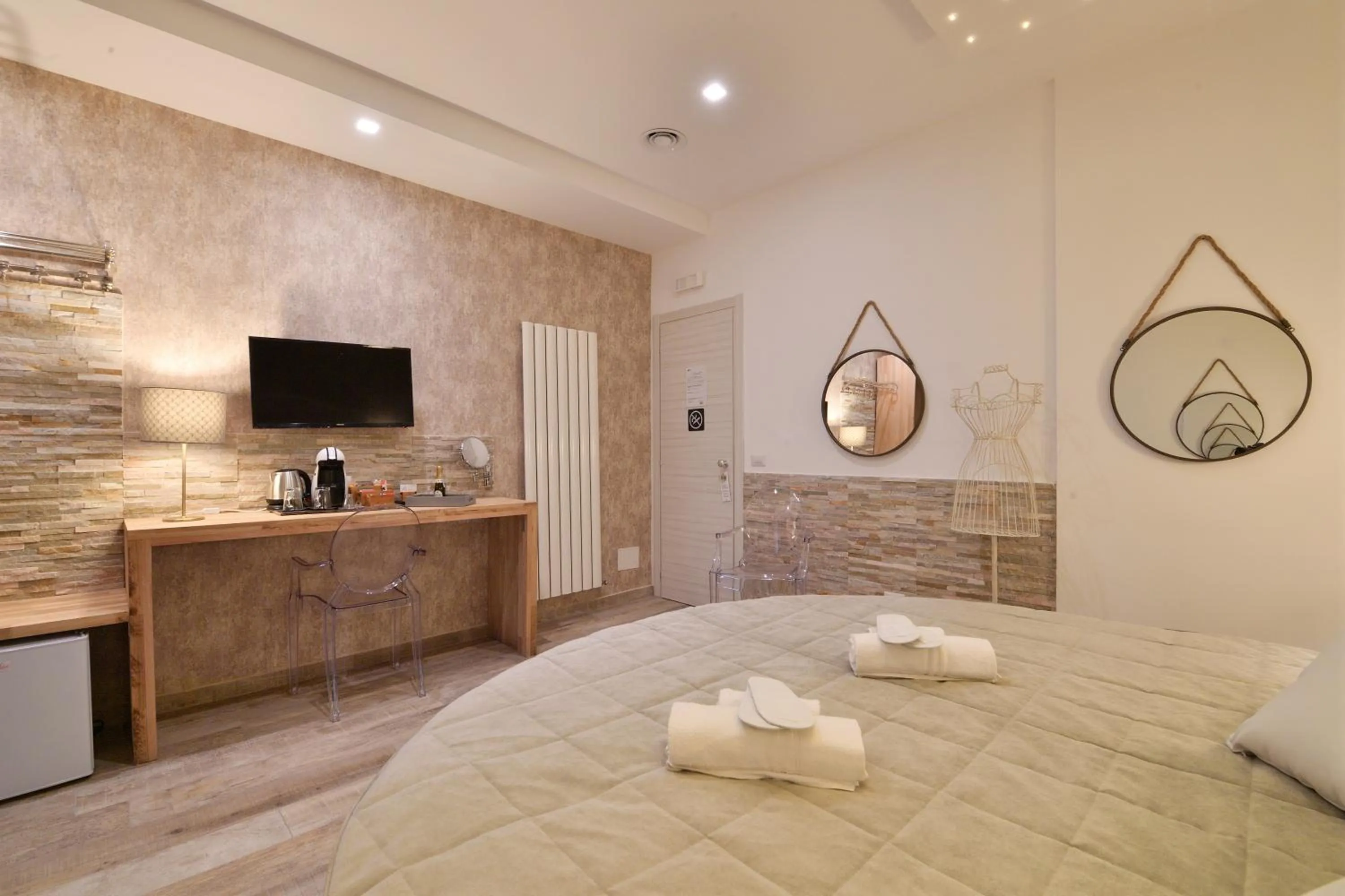 Coffee/tea facilities, Bed in Veneto Suite Rome