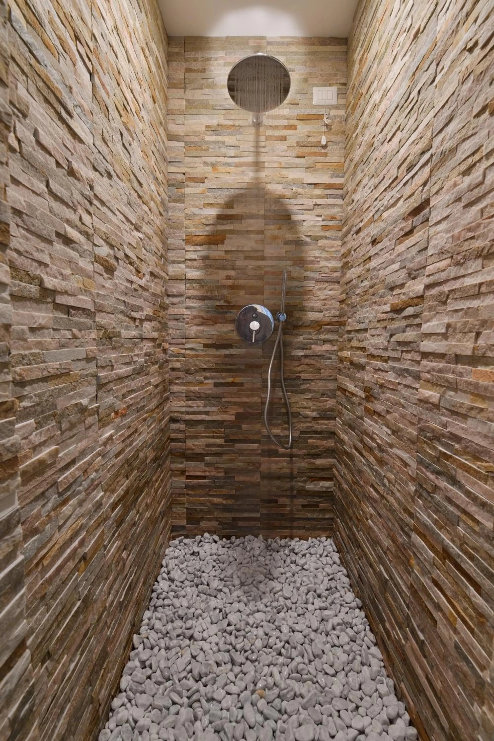 Shower in Veneto Suite Rome