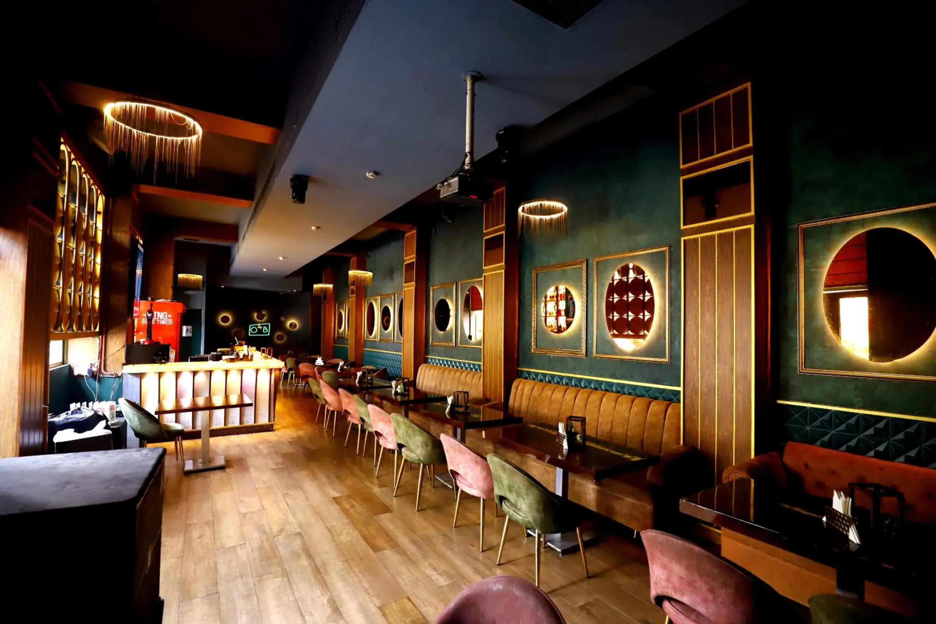 Restaurant/places to eat in The Corus Hotel Restaurant/places to eat in The Corus Hotel