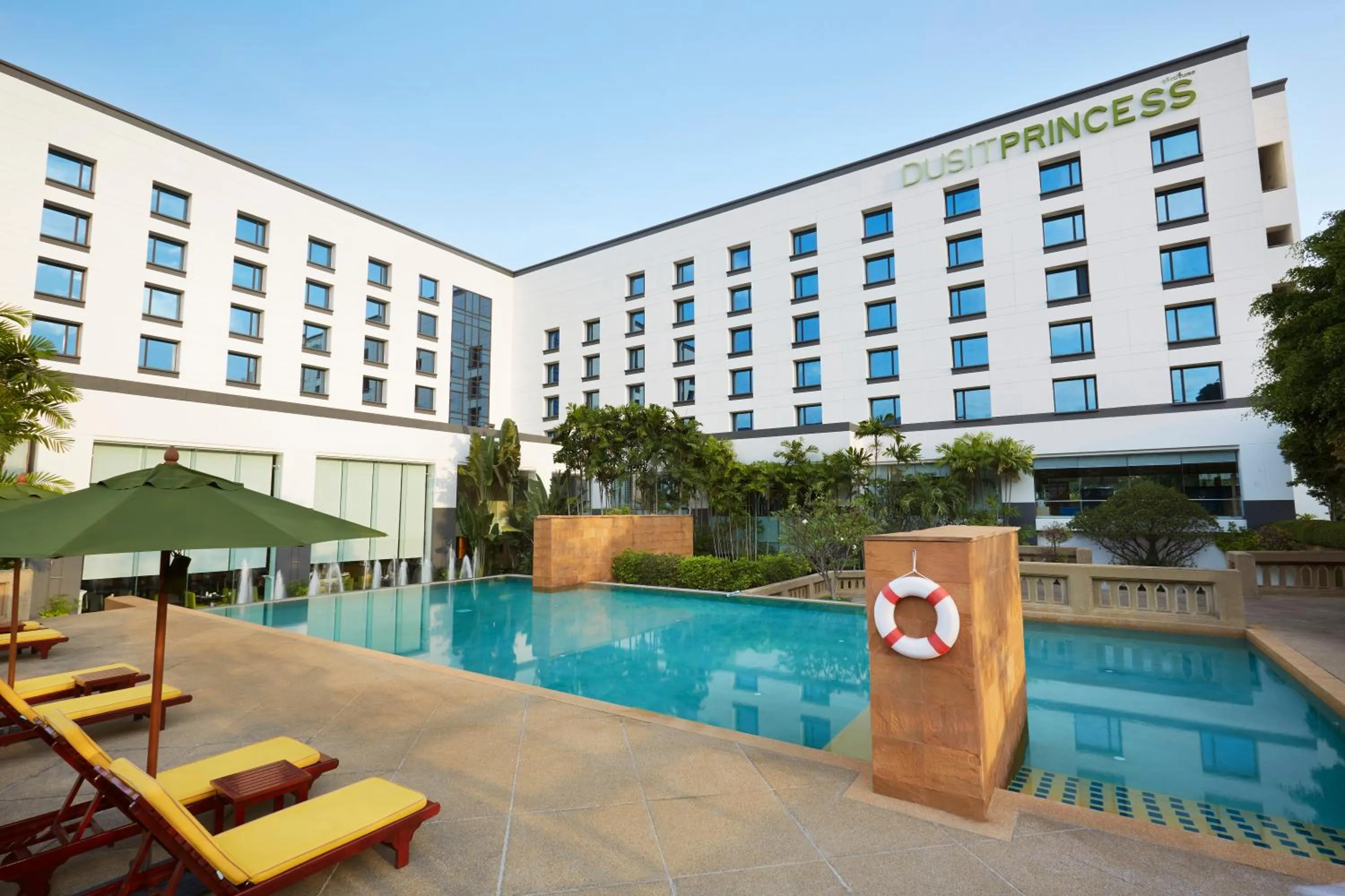 Pool view in Dusit Princess Srinakarin Bangkok