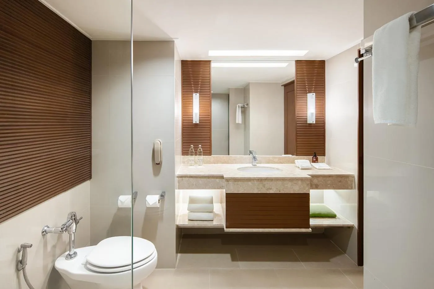 Shower in Dusit Princess Srinakarin Bangkok
