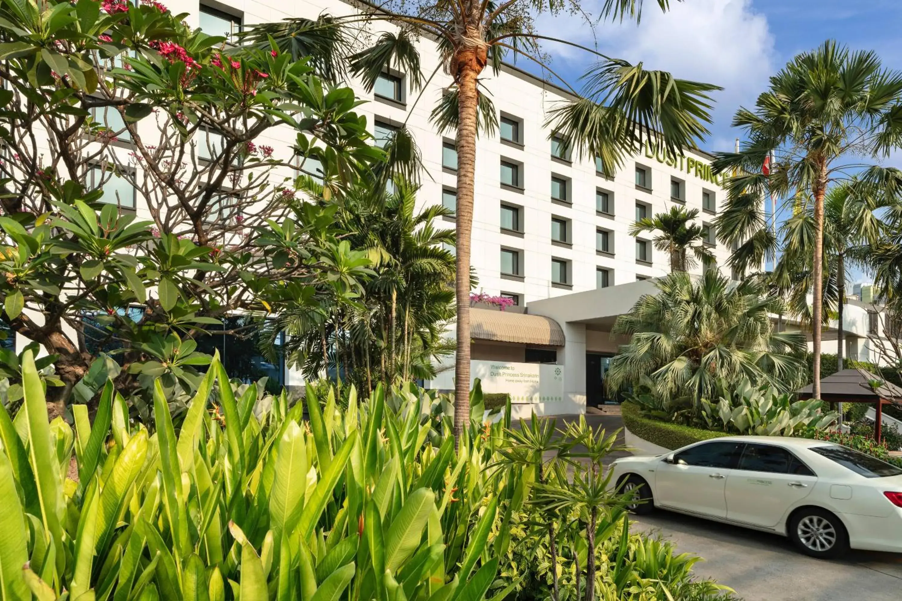 Facade/entrance in Dusit Princess Srinakarin Bangkok Facade/entrance in Dusit Princess Srinakarin Bangkok