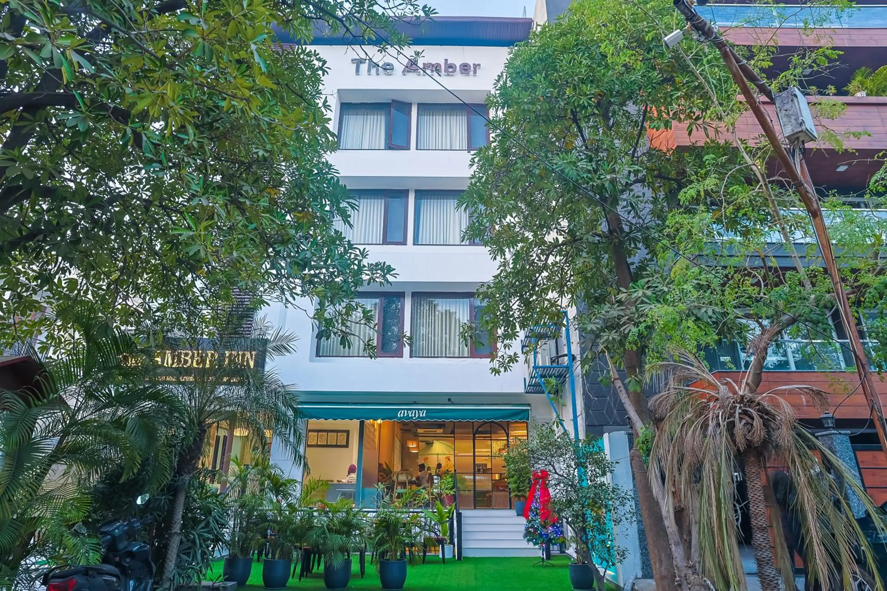 Facade/entrance in Amber Inn by Orion Hotels