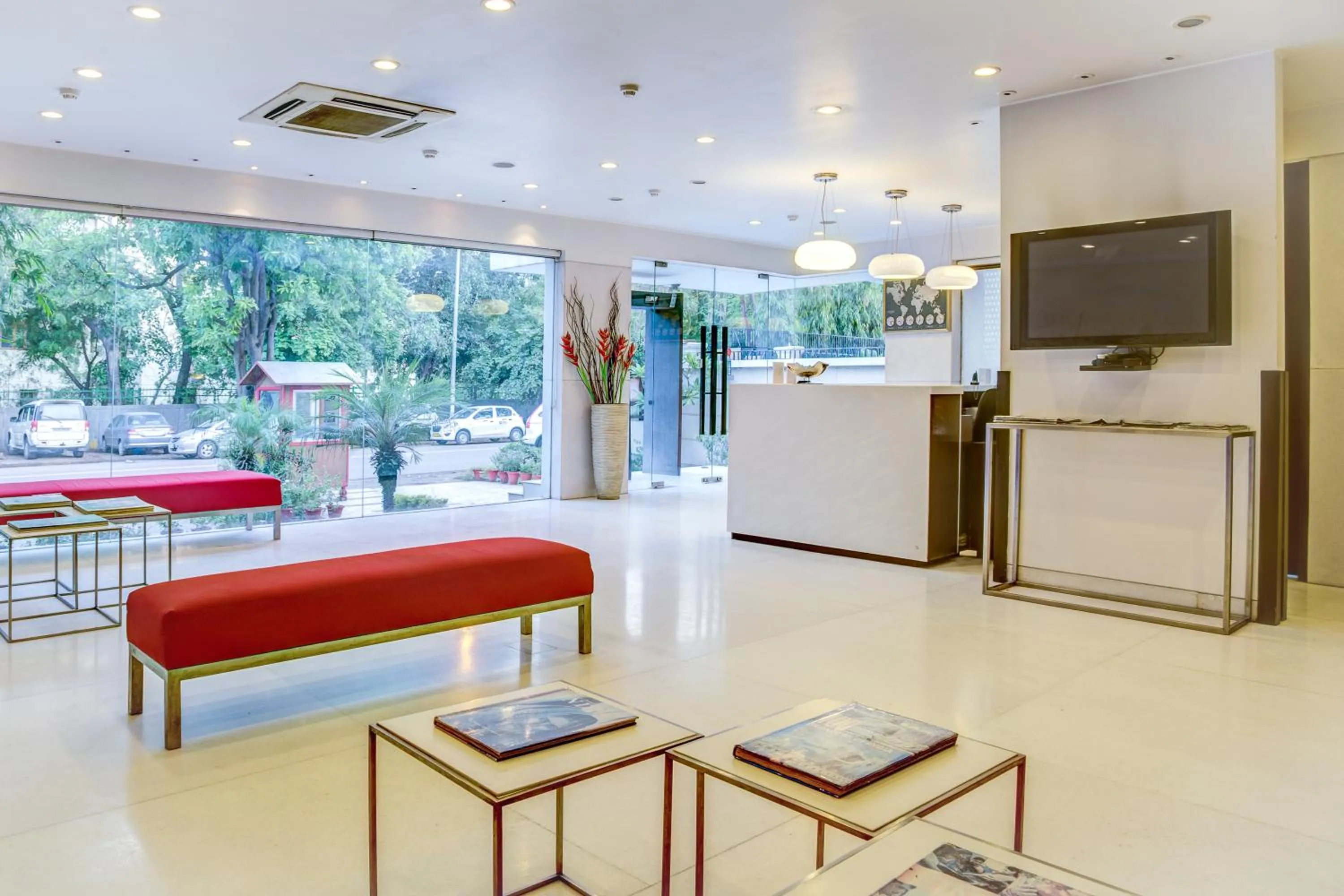 Lobby or reception in Amber Inn by Orion Hotels