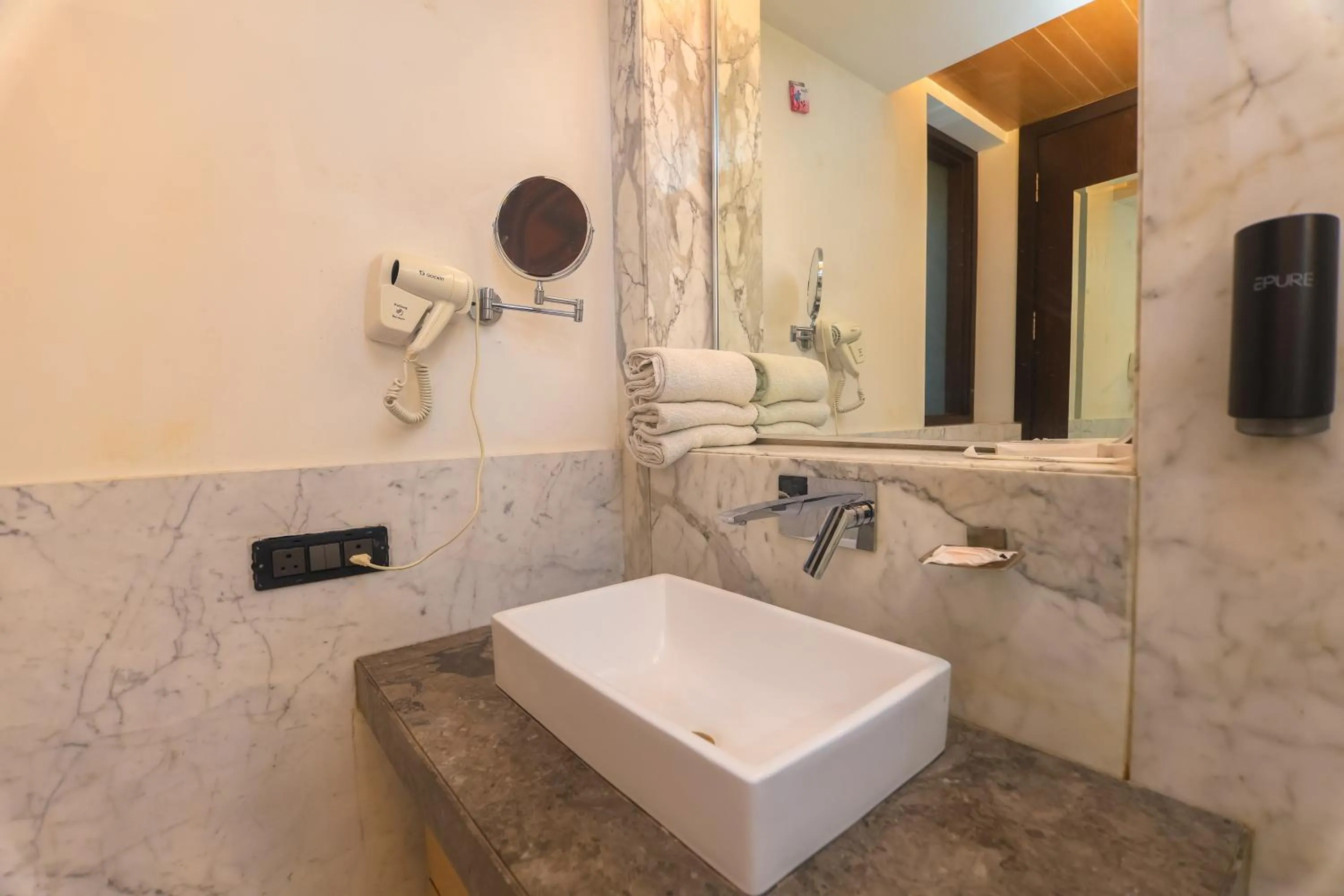 Toilet in Amber Inn by Orion Hotels