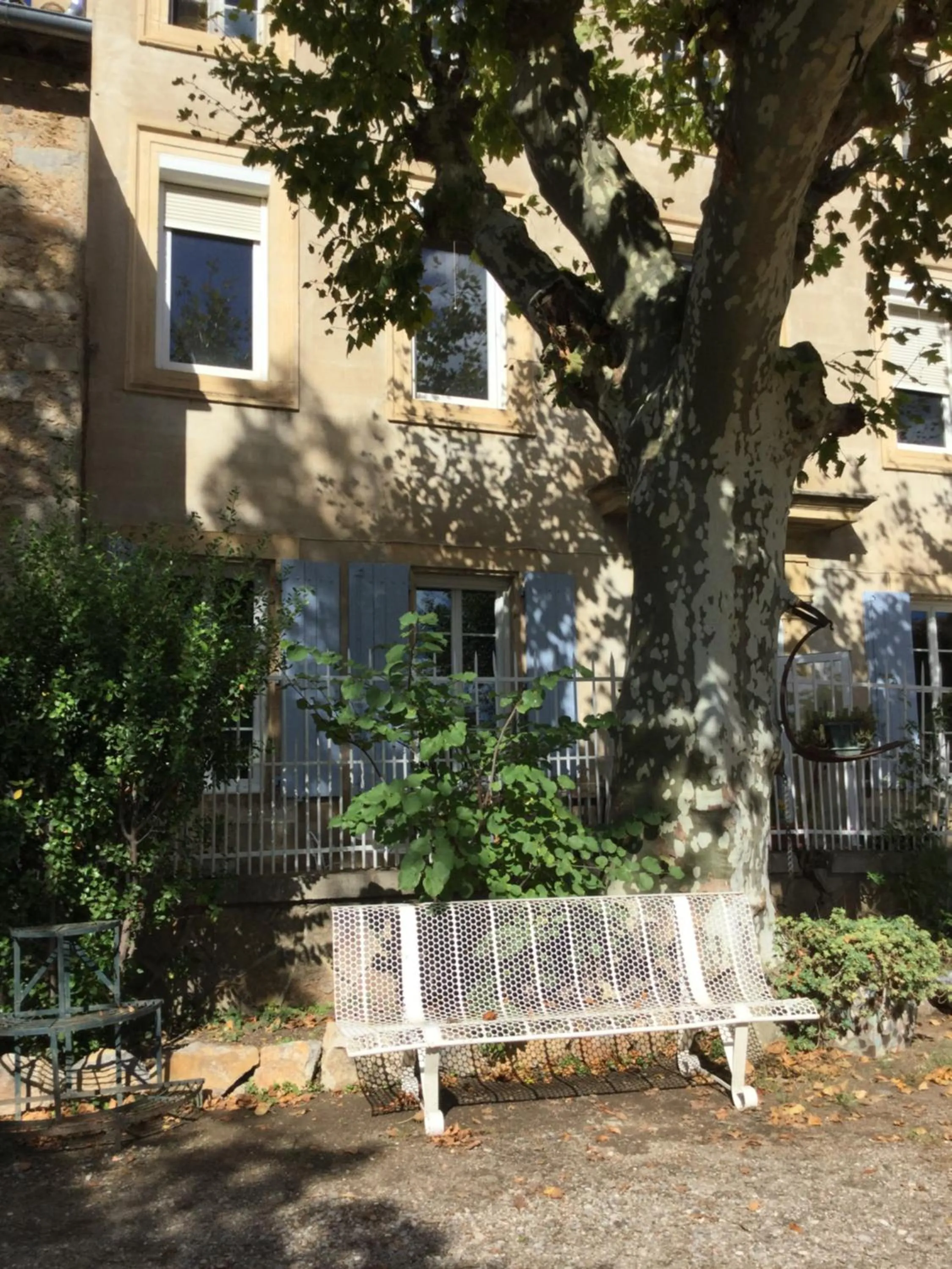 Garden view in Chez Les Brocs B&B