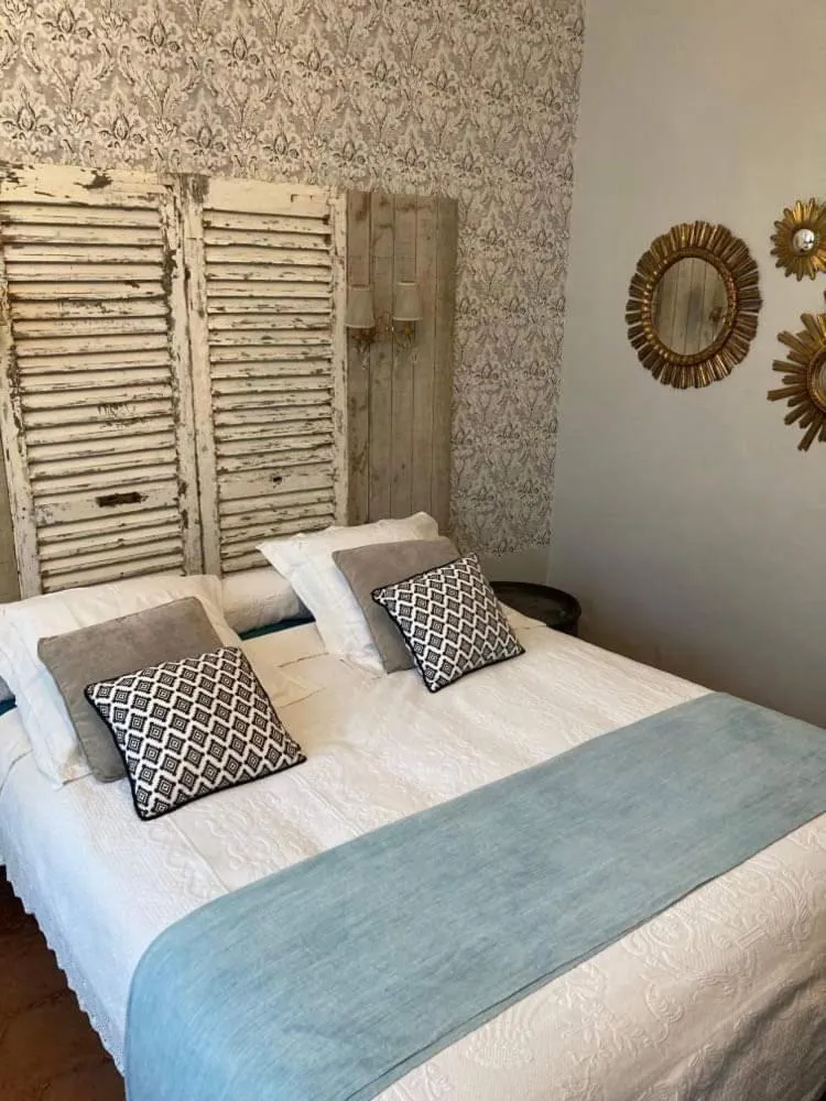 Bed in Chez Les Brocs B&B