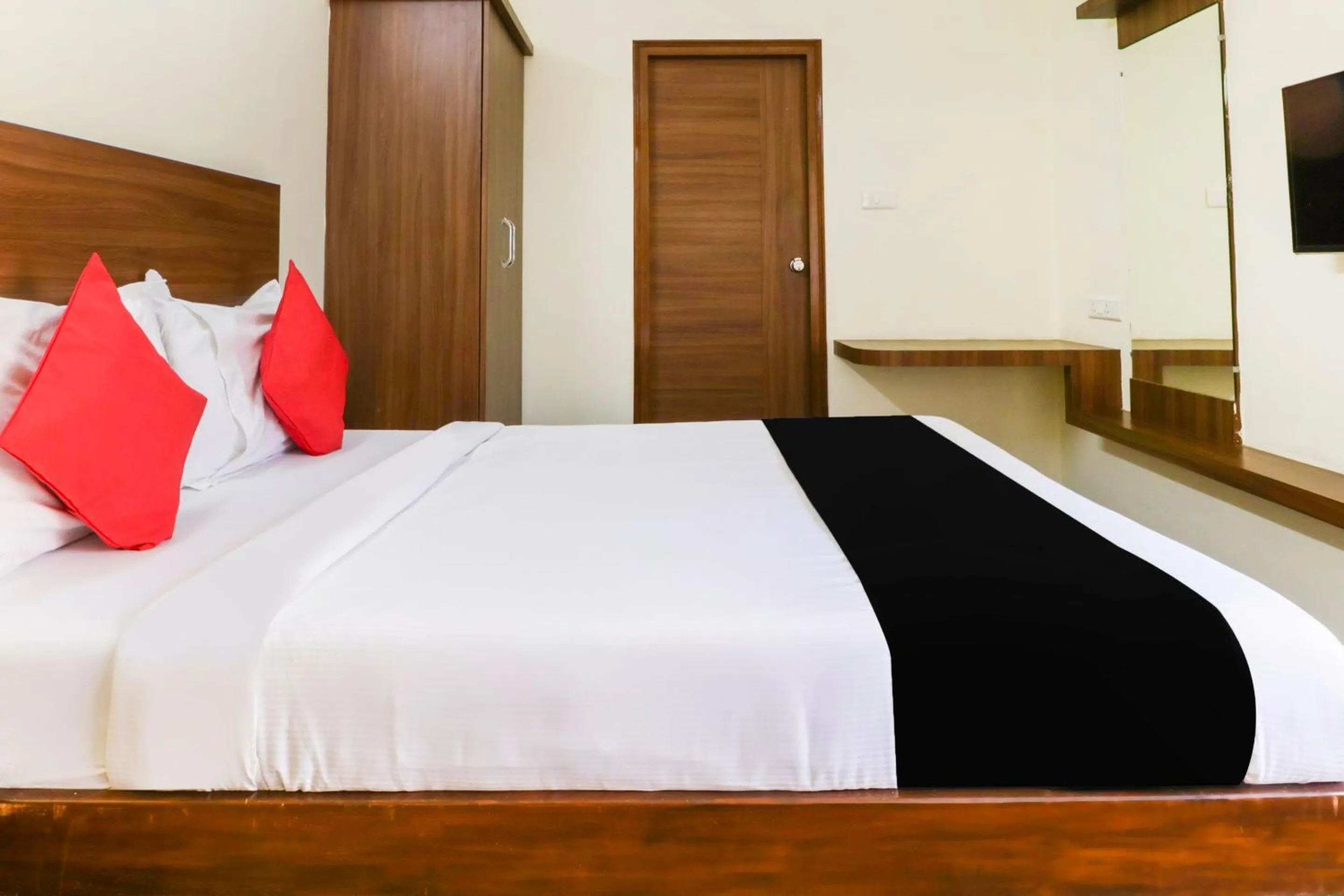 Bedroom, Bed in Hotel O Champion Comfort Near Hosahalli Metro Station