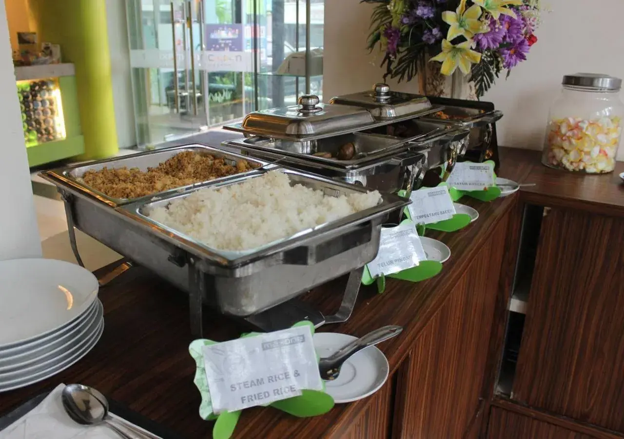 Restaurant/places to eat in Maxonehotels At Sabang