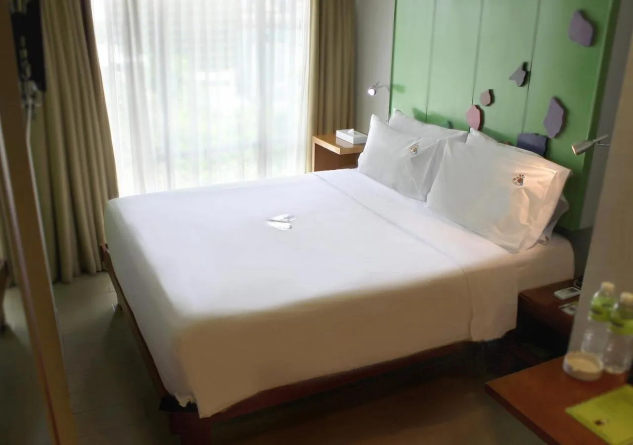 Bed in MaxOneHotels at Sabang