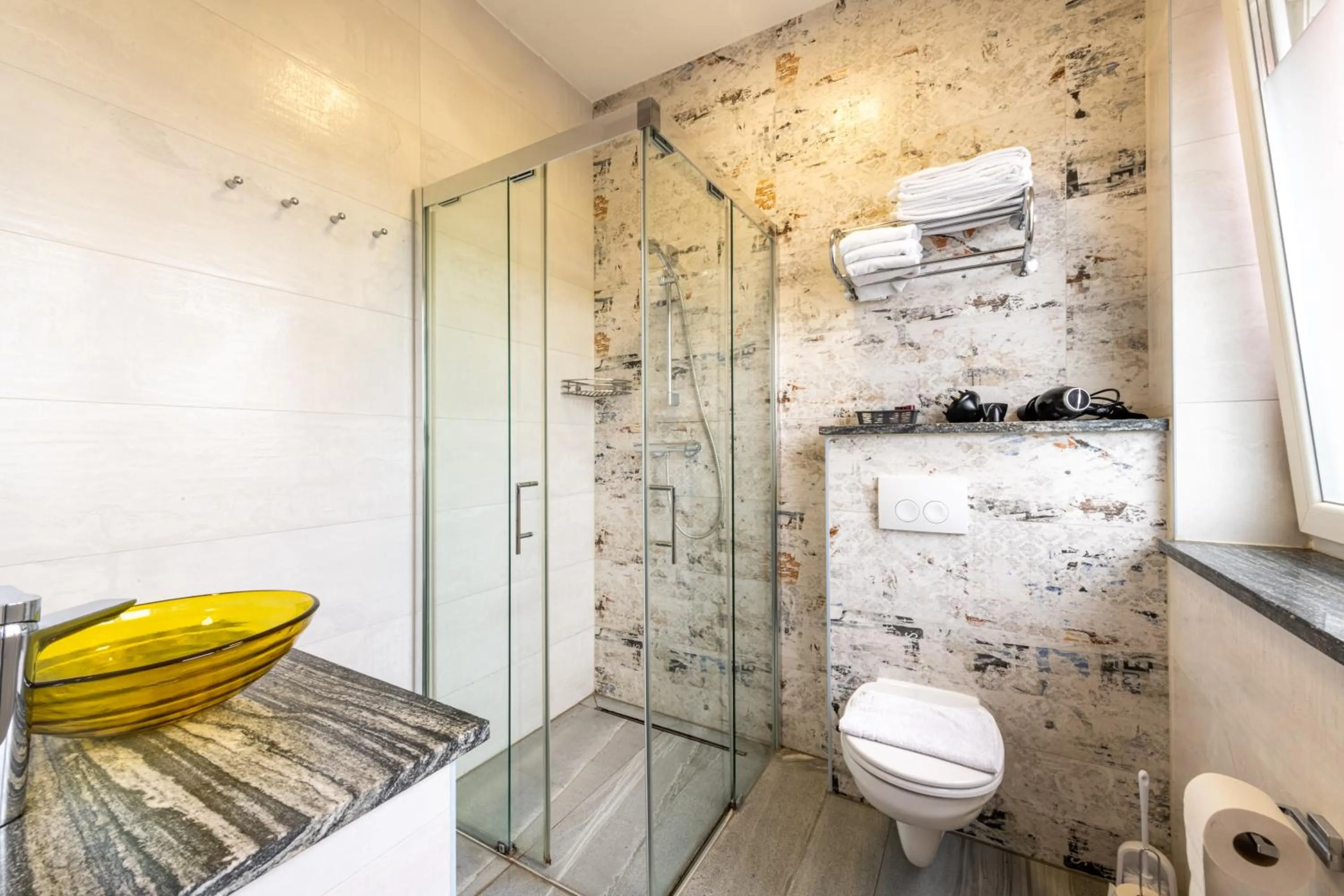 Shower in Wels Inn Hotel