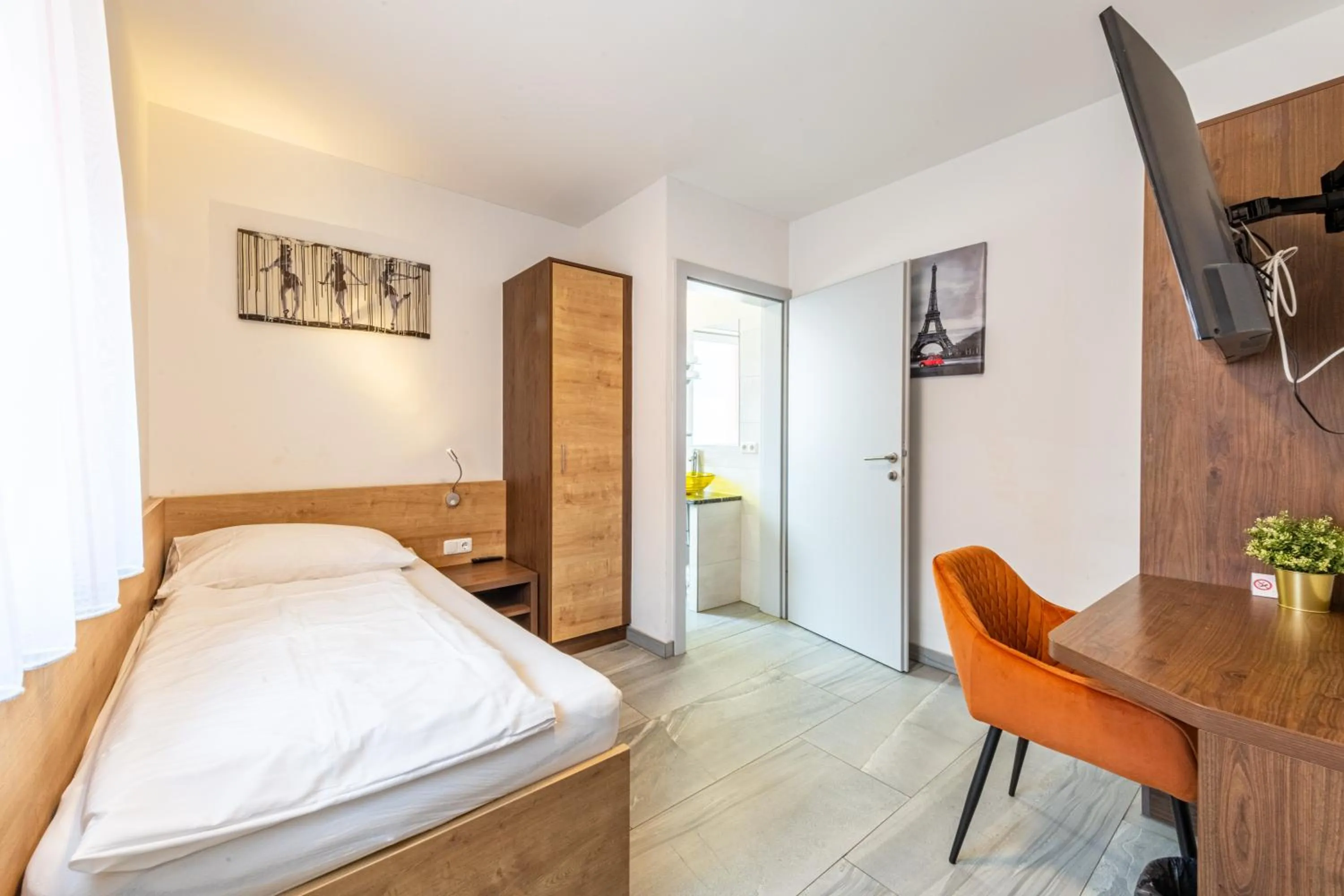 Bed in Wels Inn Hotel