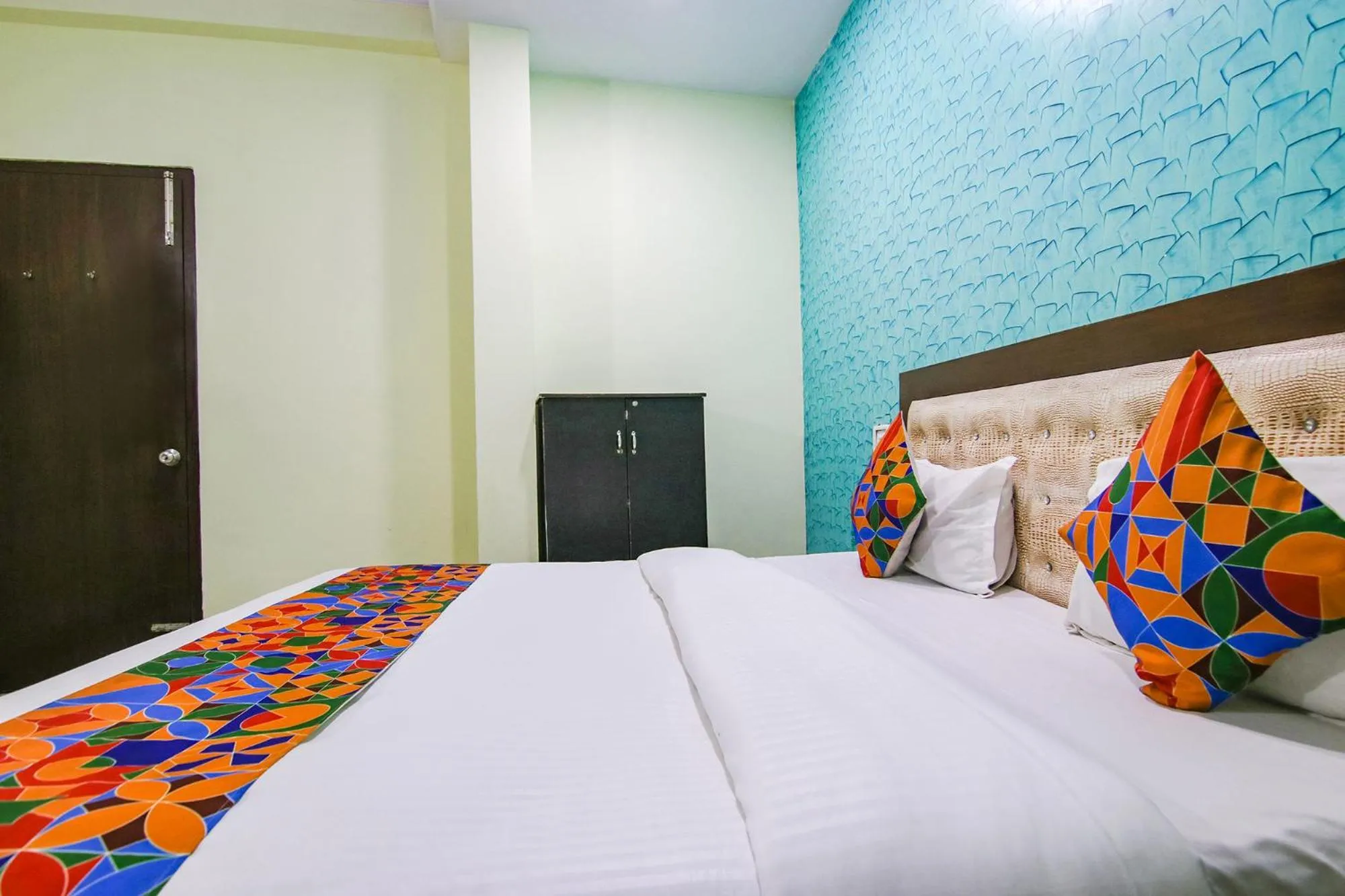 Bed in FabExpress Kohinoor City