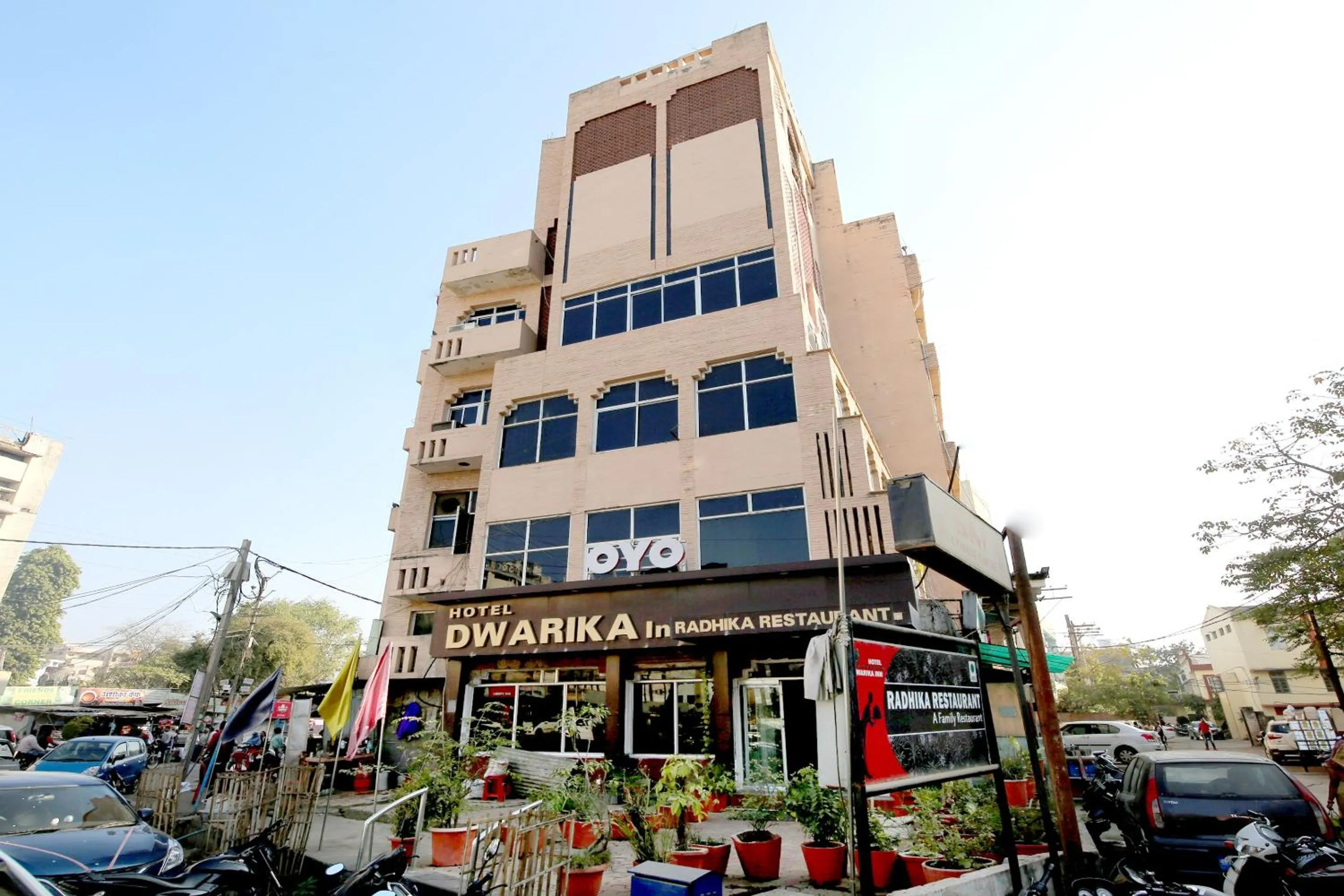 Facade/entrance in Hotel O Dwarika Inn