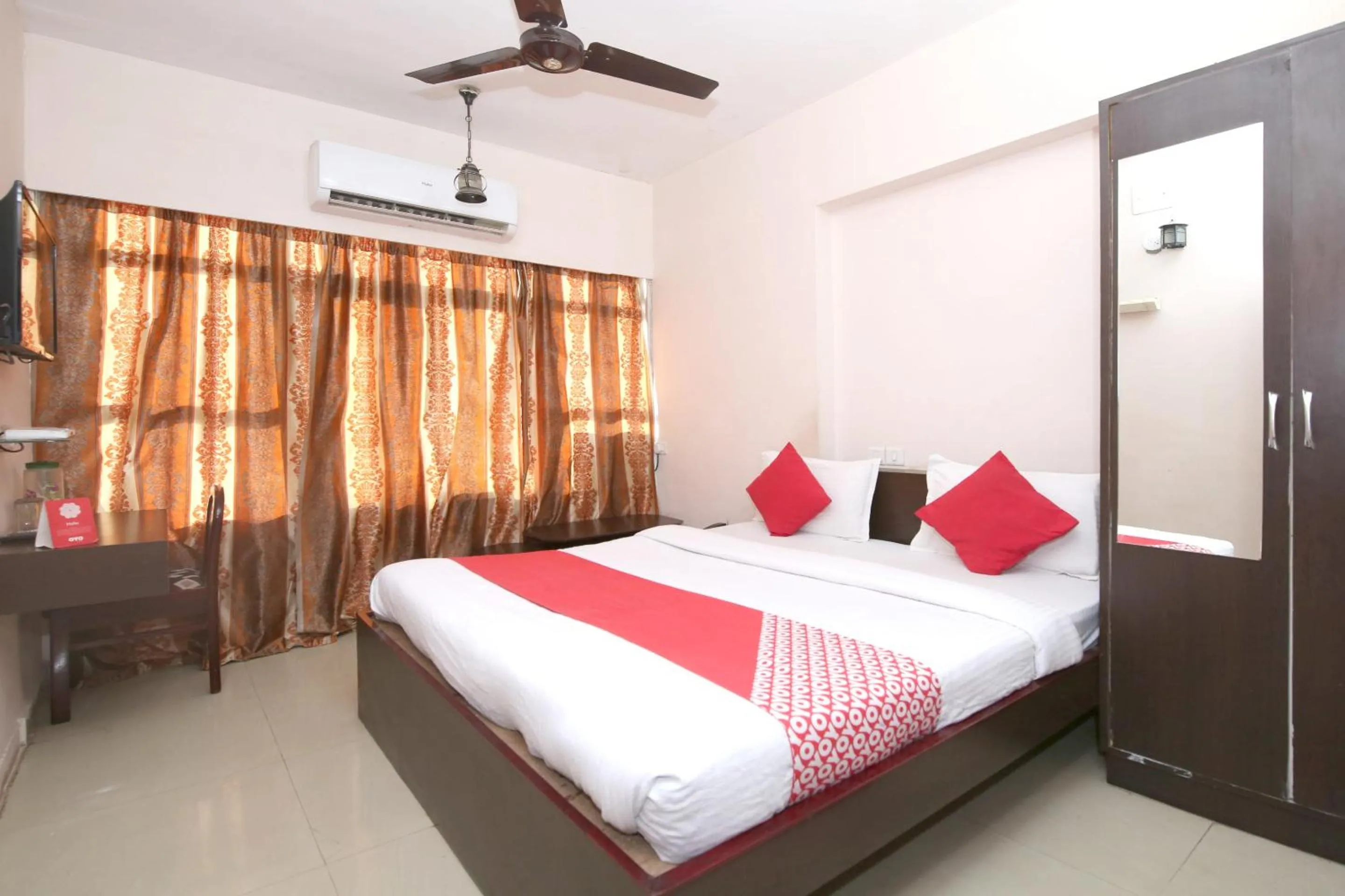 Bedroom, Bed in Hotel O Dwarika Inn