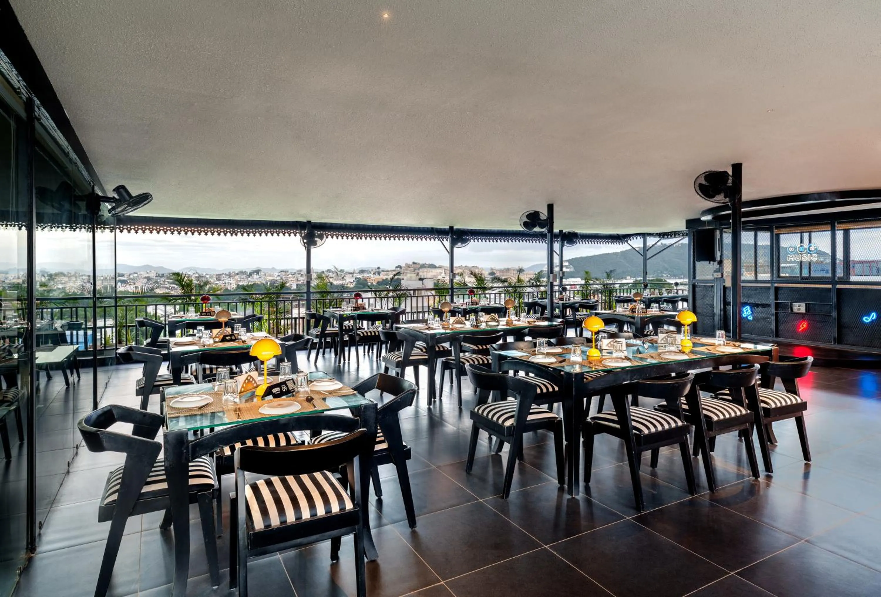 Restaurant/places to eat in Kudos-My Downtown Hotels