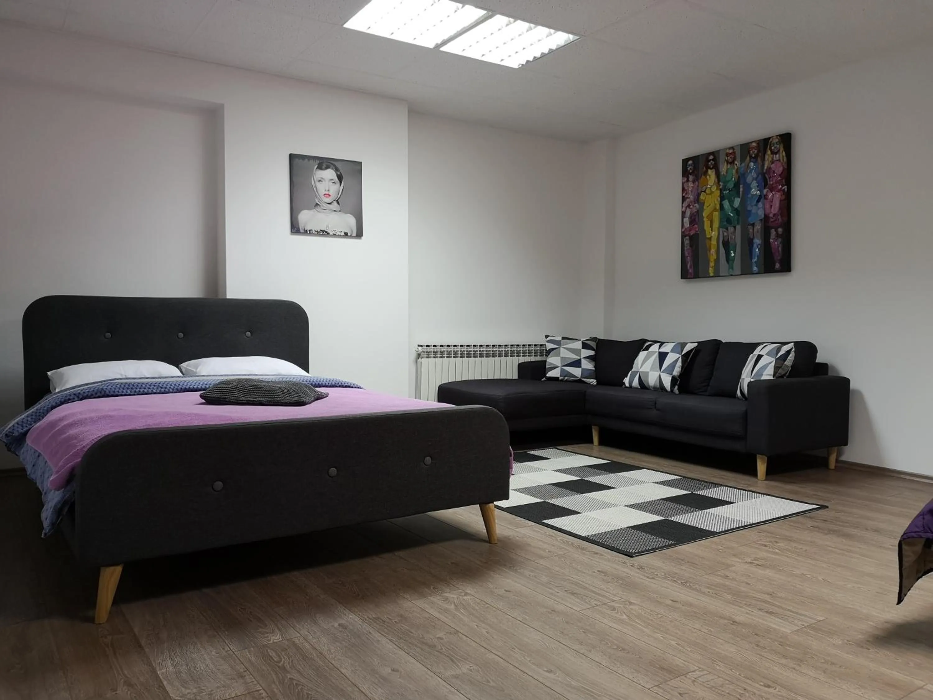 Bed in Rooms Madison