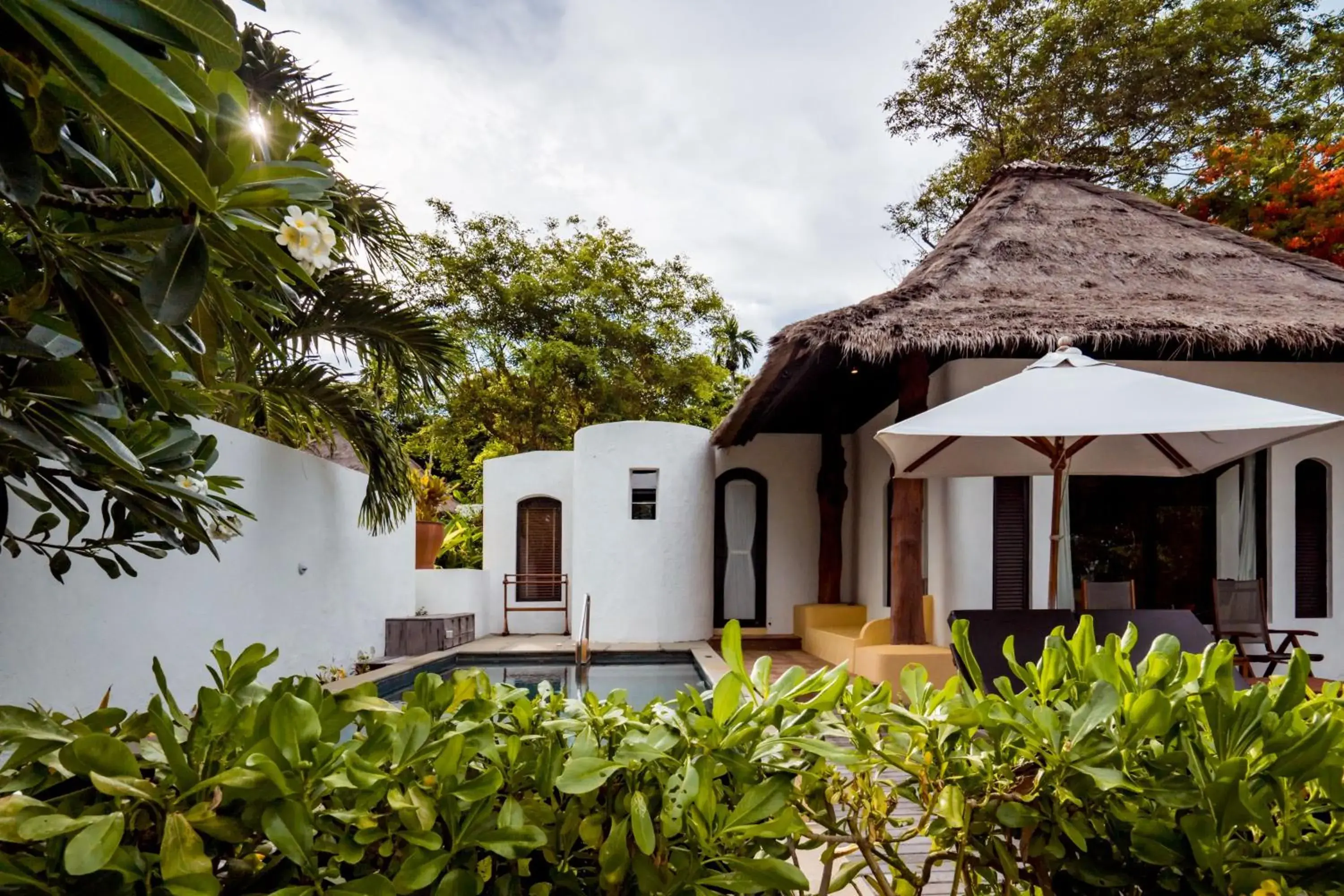 Property building in Paradee Property building in Paradee